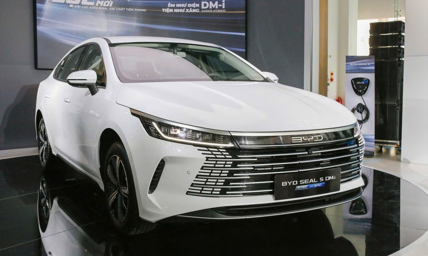 BYD tung ưu đãi cho loạt xe điện và hybrid trong tháng 7-8, hỗ trợ trước bạ tới 100%