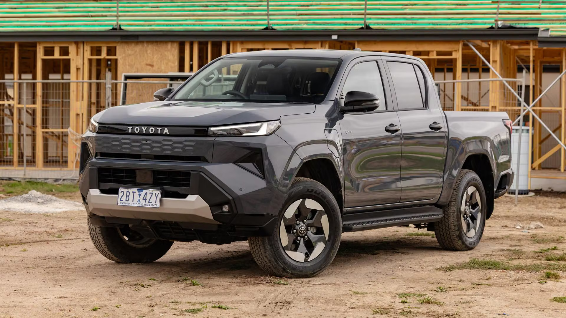 Toyota chưa vội làm Hilux Hybrid: Ưu tiên bản thuần điện, chờ công nghệ đáp ứng yêu cầu xe bán tải
