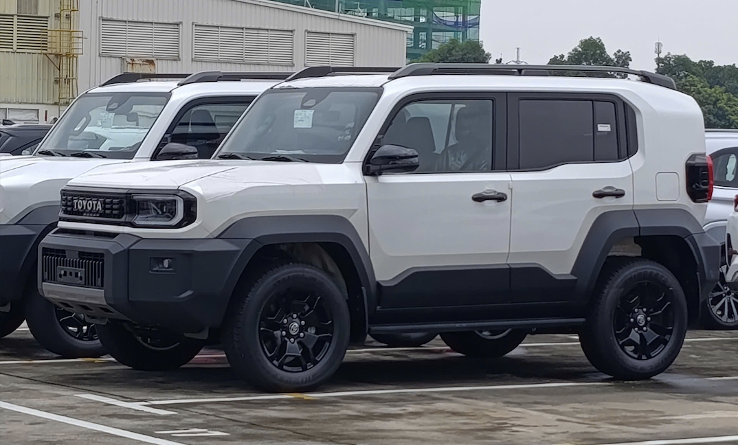 Toyota Land Cruiser FJ về Việt Nam, chờ ngày ra mắt: SUV khung gầm rời nhập Thái, giá dự kiến khoảng 1,2 tỉ đồng