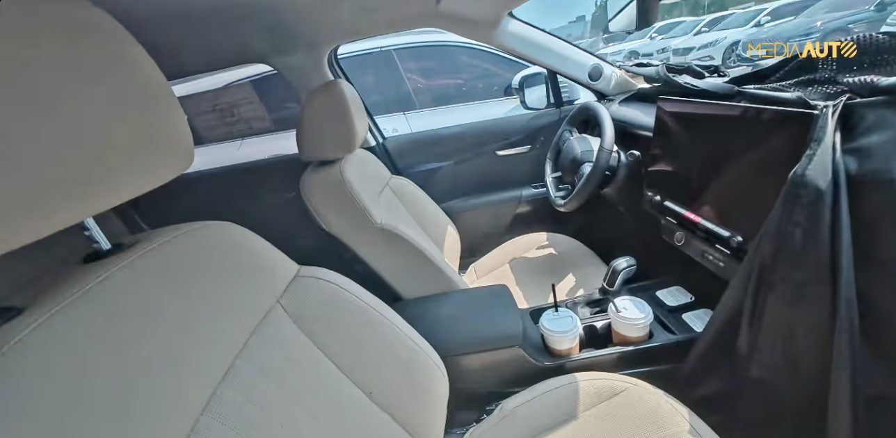Hyundai Tucson 2027 lộ thêm bí mật trước ngày ra mắt: Nội thất sang hơn, cần số không giống Santa Fe