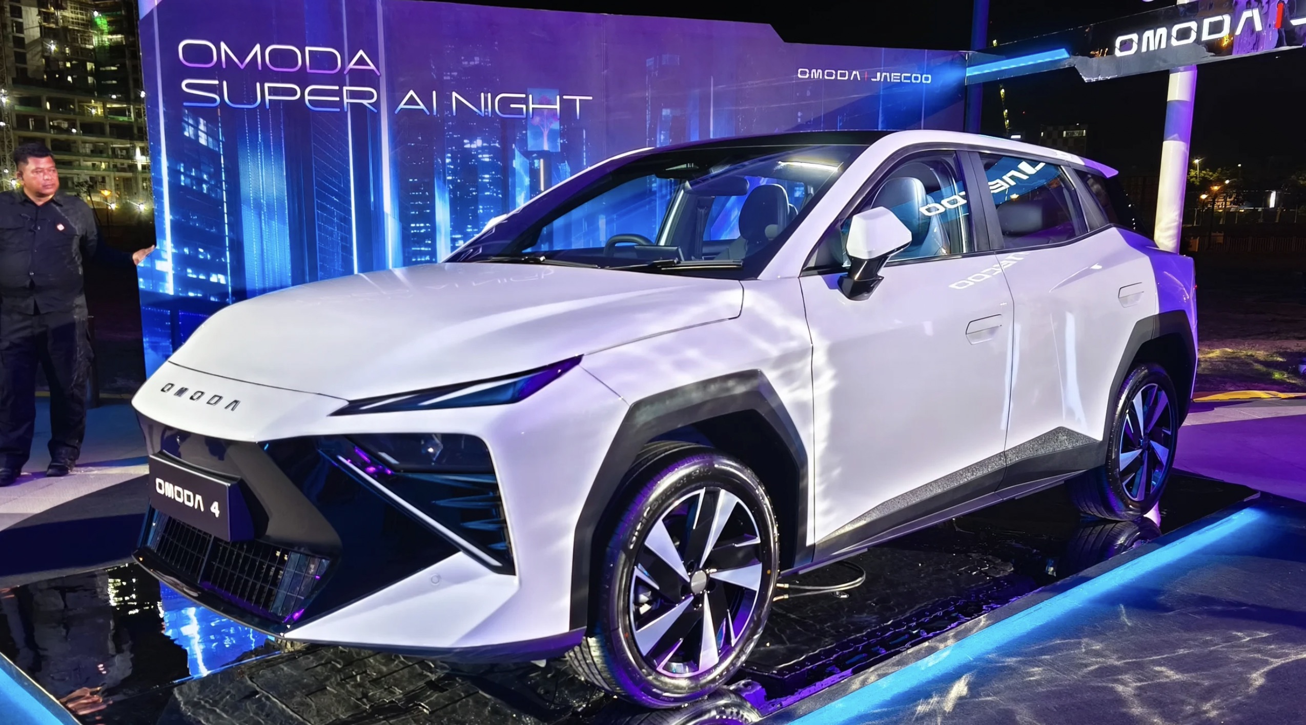 Omoda O4 EV ra mắt tại Indonesia, chạy tối đa 553 km/lần sạc, dự kiến về Việt Nam đầu năm 2027