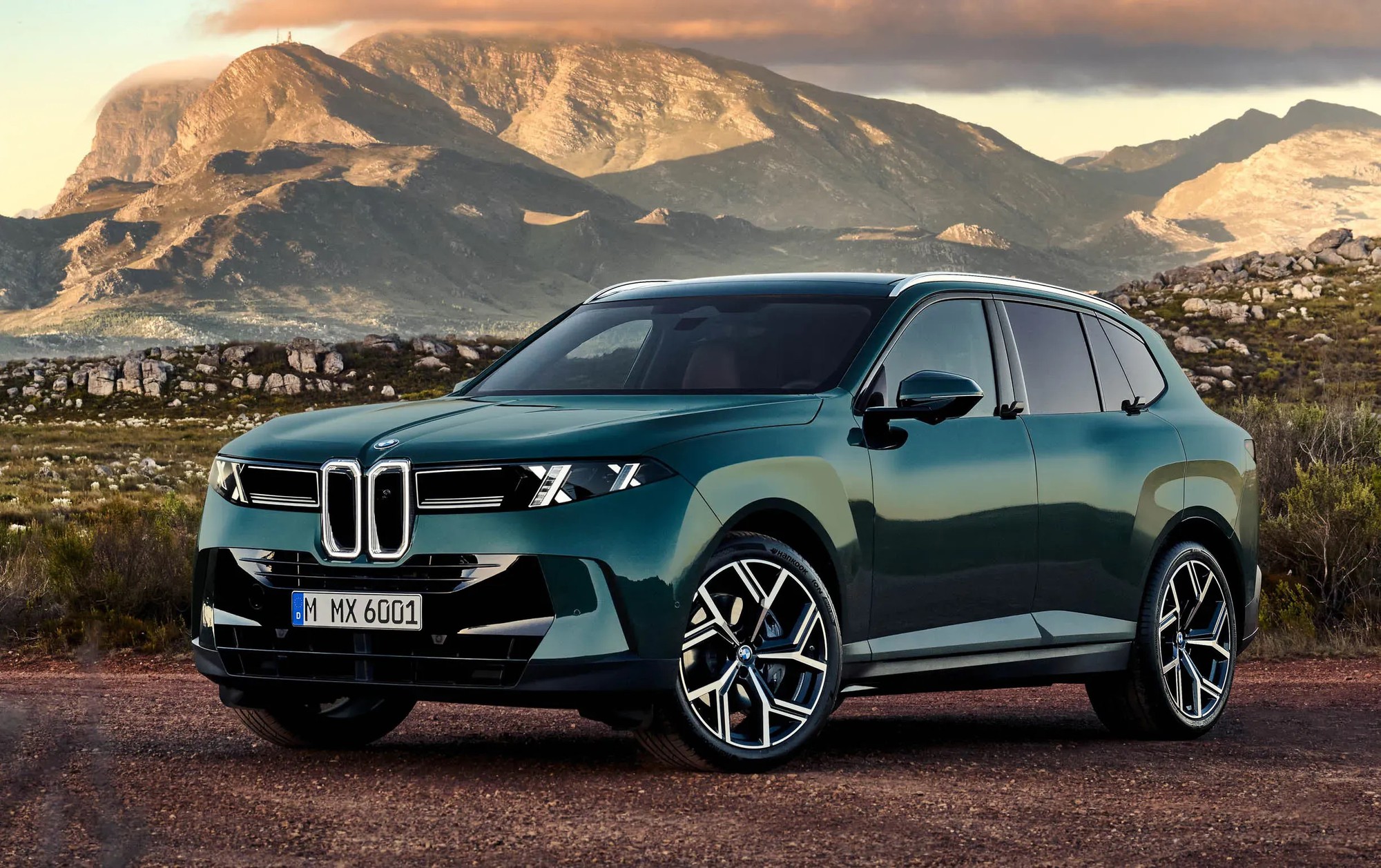 BMW X5 mới gây tranh cãi: Muốn nhận xe sớm phải chi thêm gần 30 triệu đồng cho chi tiết ốp đá nội thất