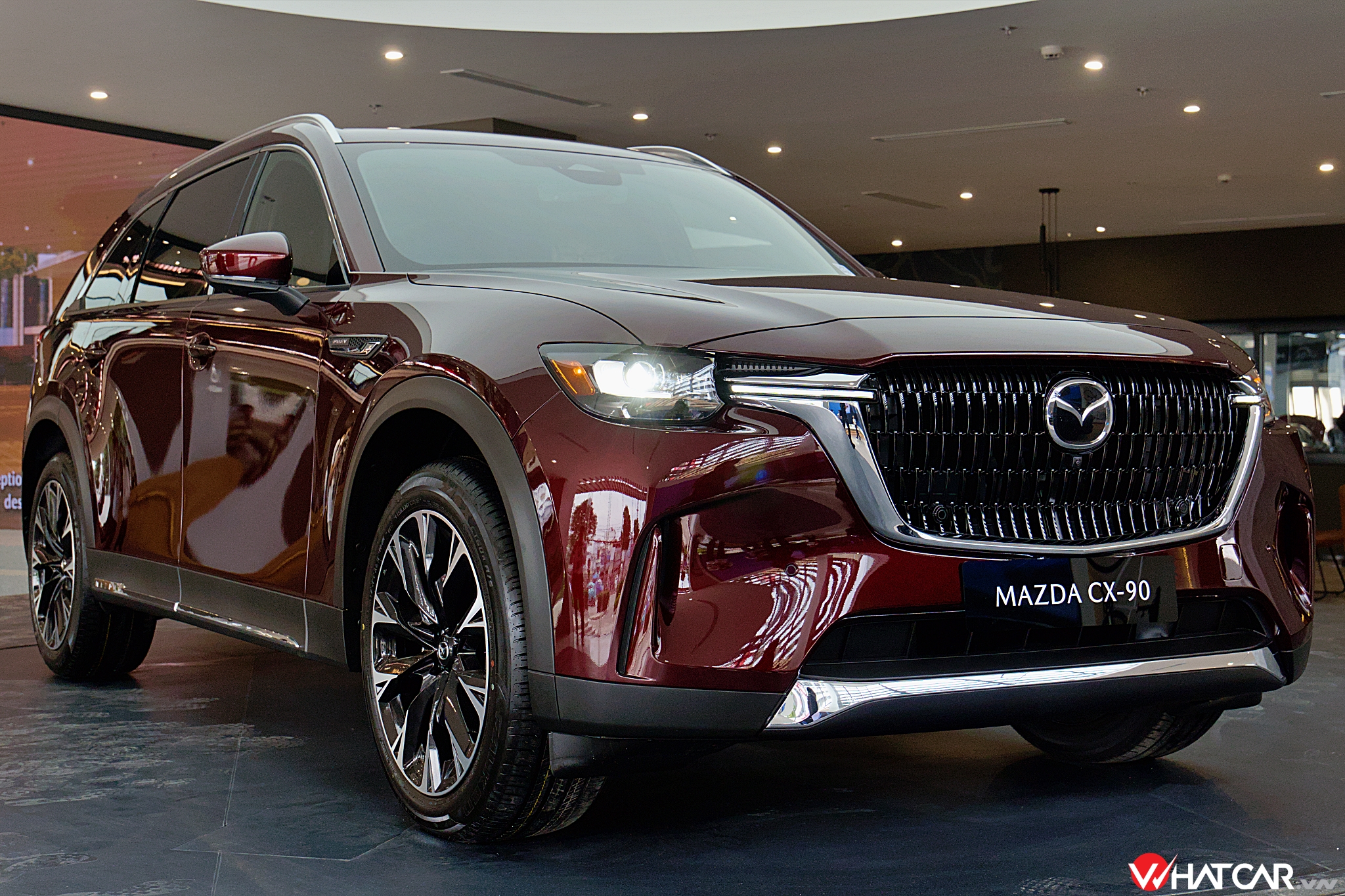Theo công bố từ nhà sản xuất, mọi phiên bản Mazda CX-90 đều mạnh trên 320 mã lực và 500Nm, nhỉnh hơn mức 220 mã lực và 350Nm của Volkswagen Teramont X (Ảnh: Trung Nghĩa).
