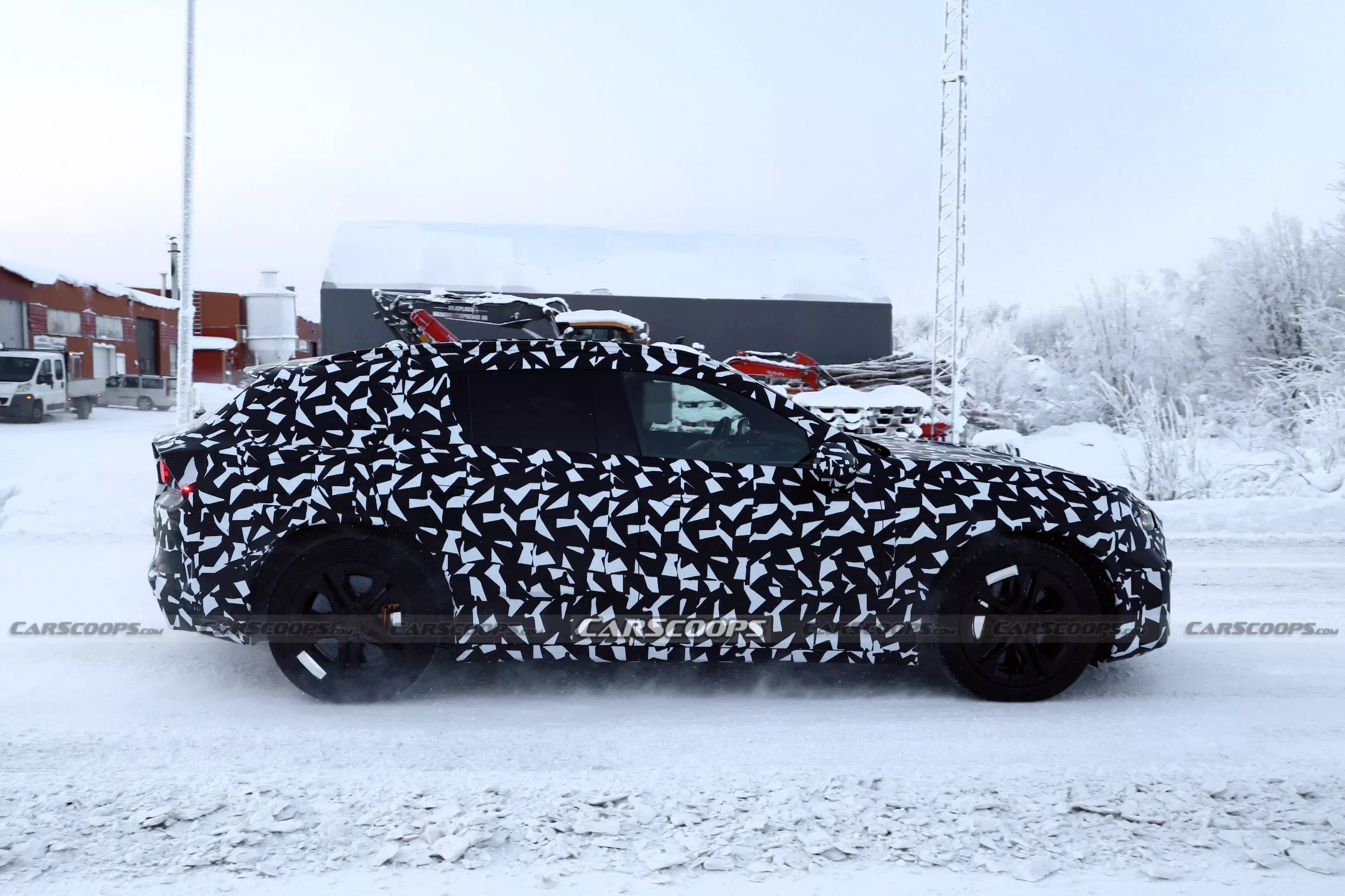 Mẫu xe được kỳ vọng cạnh tranh Porsche Cayenne Electric. Ảnh: Carscoops