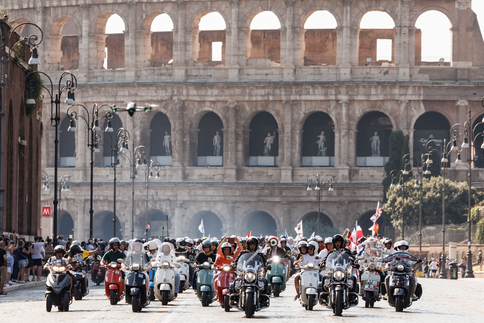 Đây là màn diễu hành xe Vespa lớn nhất trong lịch sử (Ảnh: Piaggio)