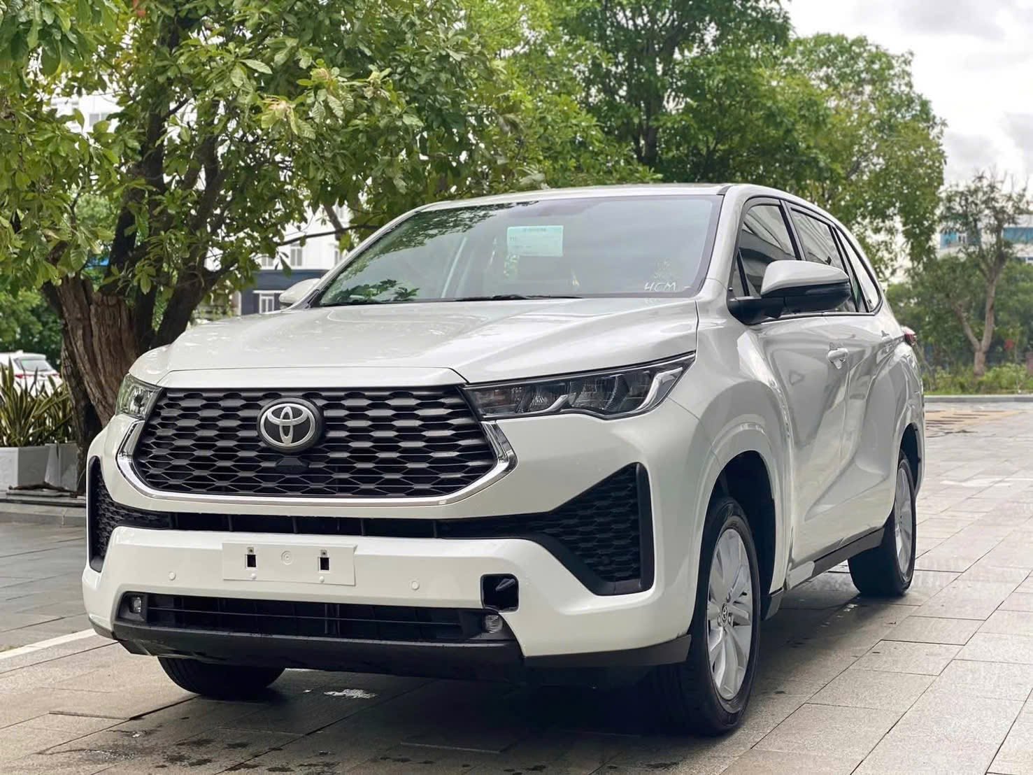 nnova Cross trở thành mẫu xe bán chạy nhất của Toyota trong tháng 6. Ảnh: Đại lý