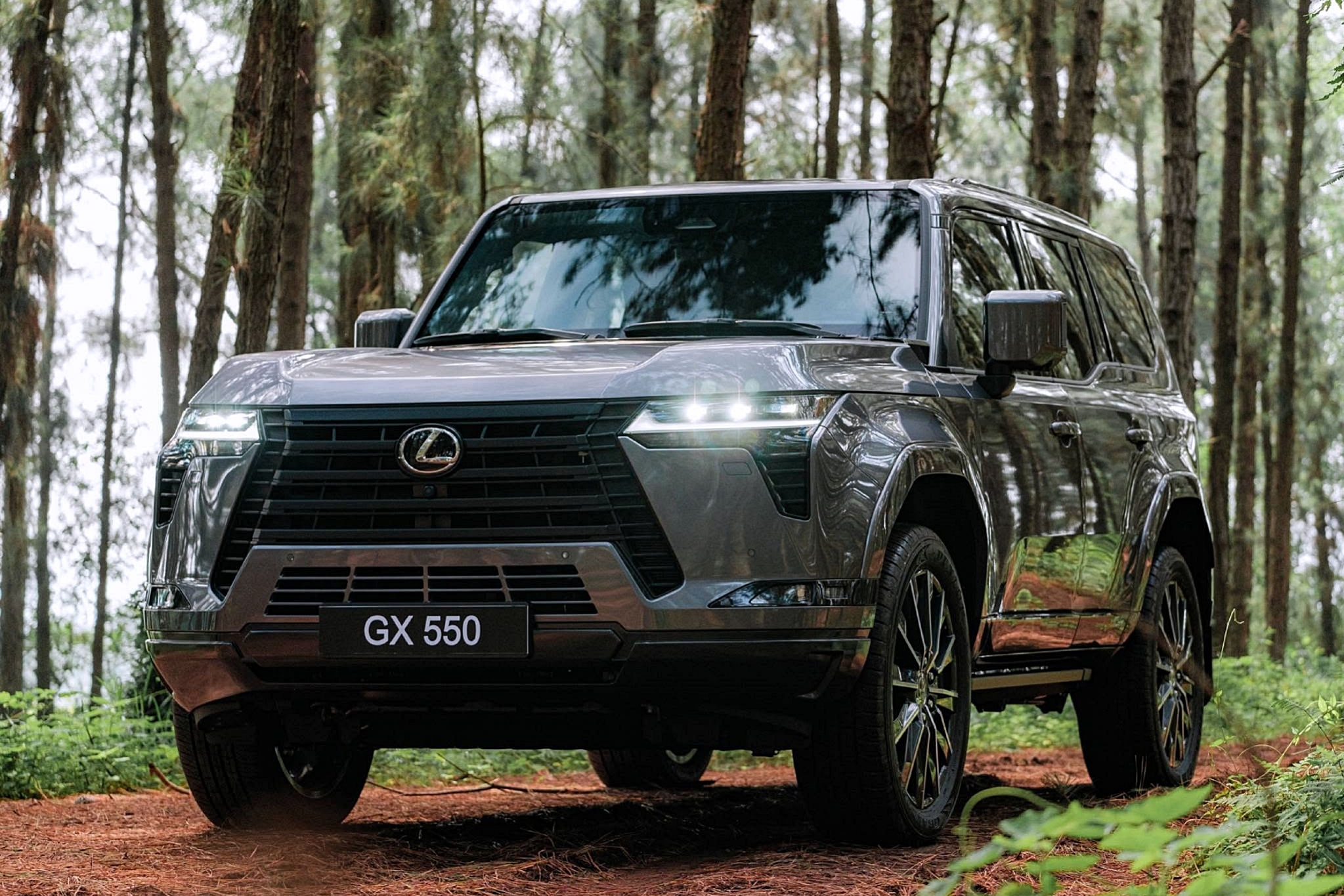 Lexus GX 550 có giá bán 6,2-6,25 tỷ đồng ở thời điểm ra mắt, hiện đã tăng thêm 200 triệu đồng lên 6,4-6,45 tỷ đồng (Ảnh: Lexus).