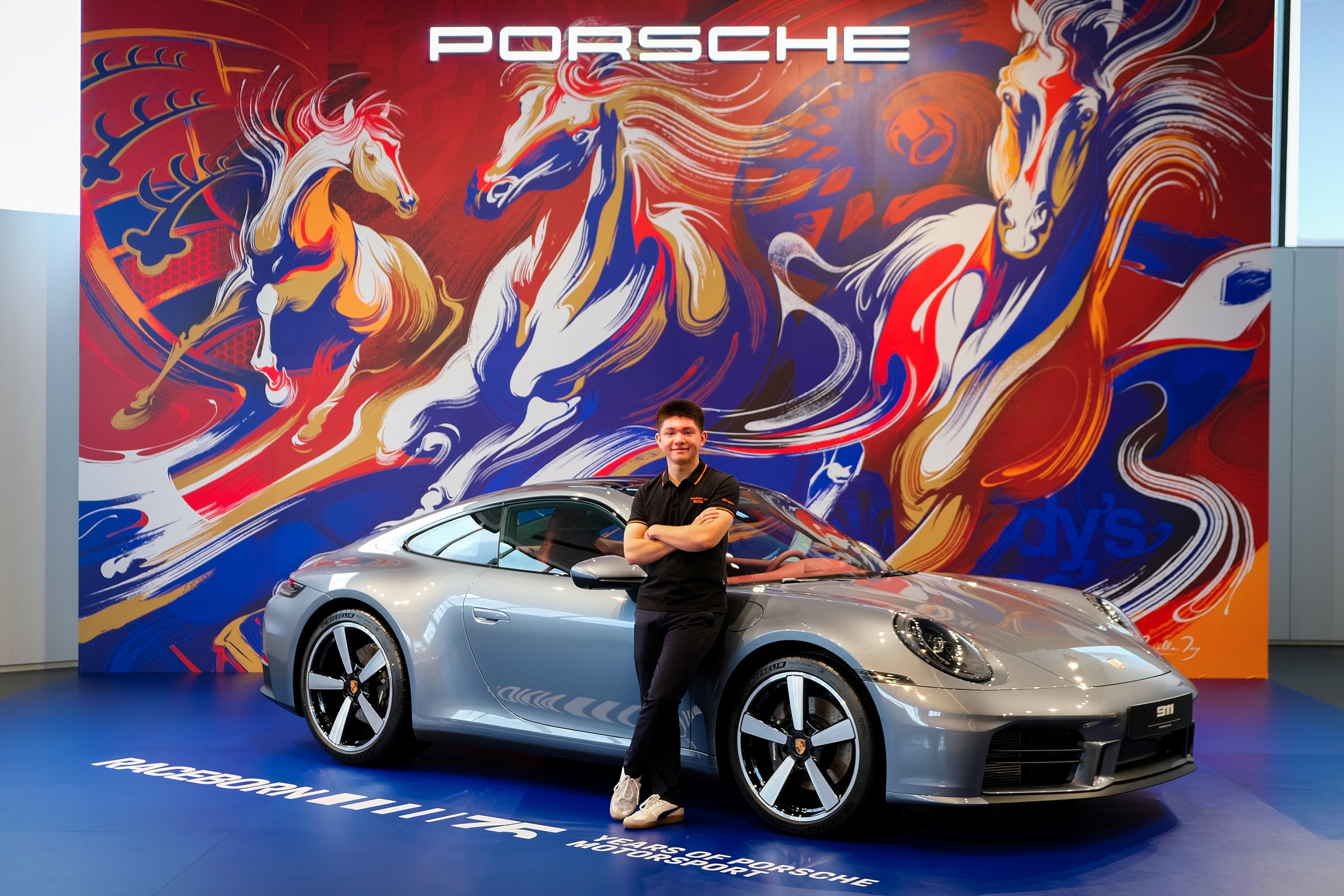 Sự hợp tác giữa Porsche Việt Nam và Sawer Hoàng Đạt góp phần củng cố sức hút của hãng xe Đức với giới mộ điệu và truyền cảm hứng cho các thế hệ tương lai (Ảnh: Porsche).