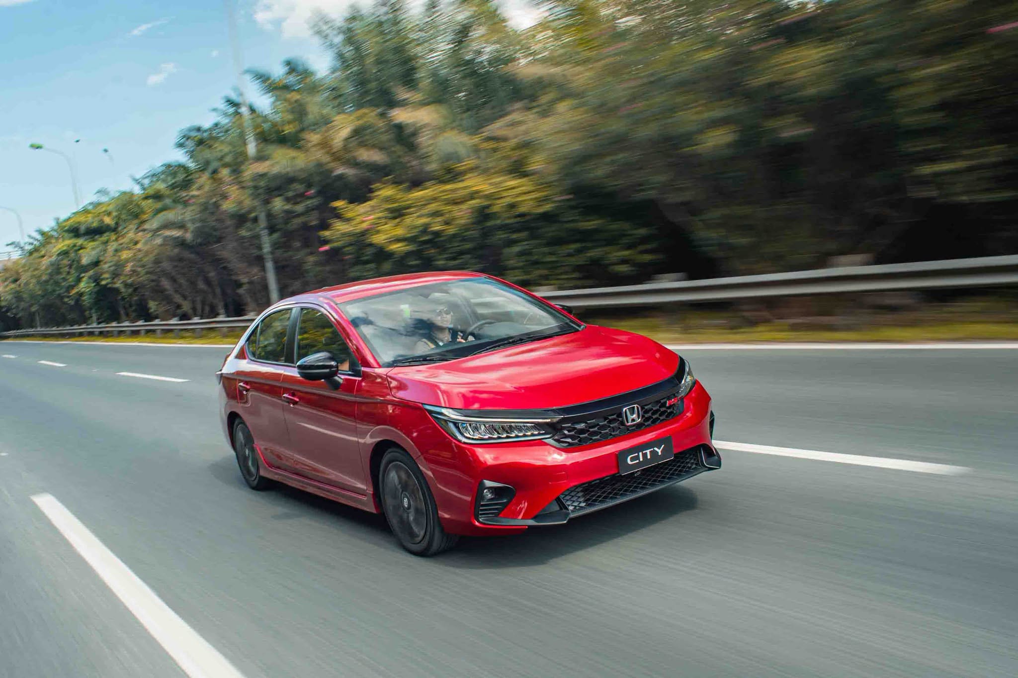 Honda City được hỗ trợ 100% lệ phí trước bạ. Ảnh: Honda
