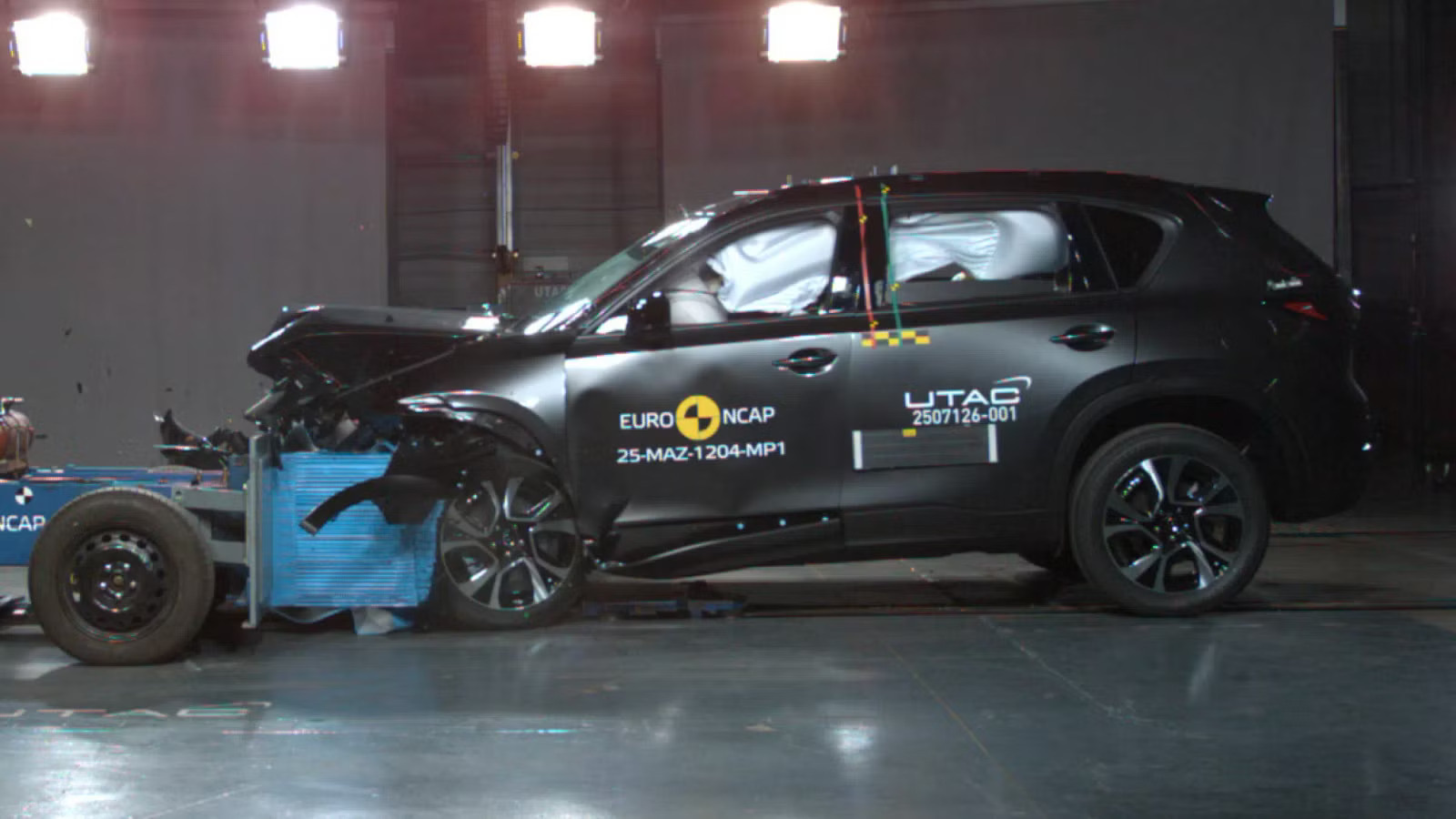 Thiết kế đầu xe được tối ưu nhằm giảm chấn thương khi va chạm. Ảnh: NCAP