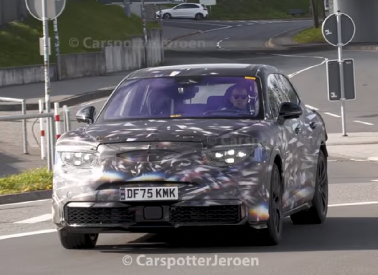 Xe nhiều lần được phát hiện chạy thử trên đường. Ảnh: Carspotter Jeroen