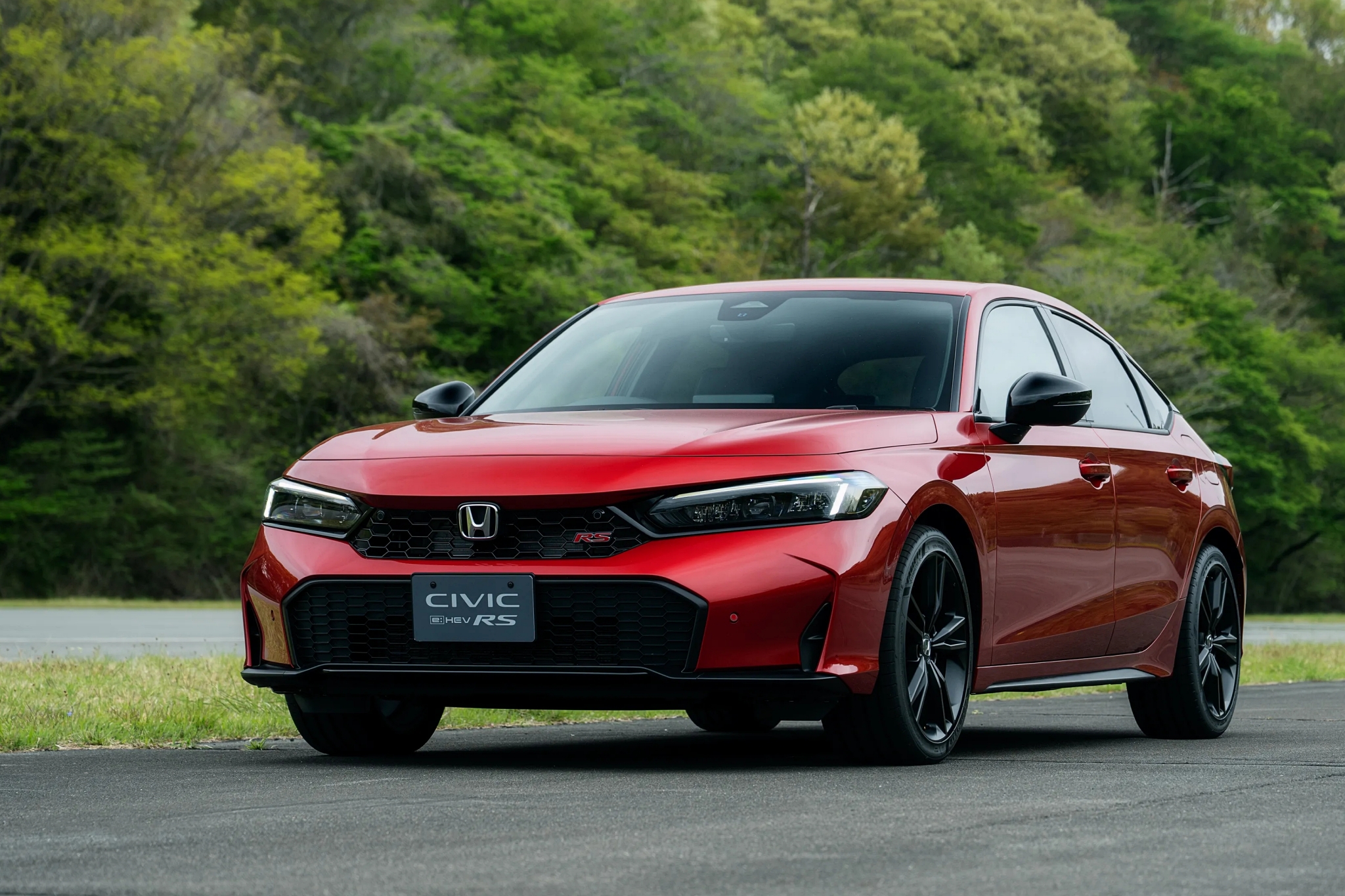 Honda Civic 2026 có thêm hai màu sắc mới là đỏ Blazing Red và xám Urban Gray (Ảnh: Hiroki Kozuka).