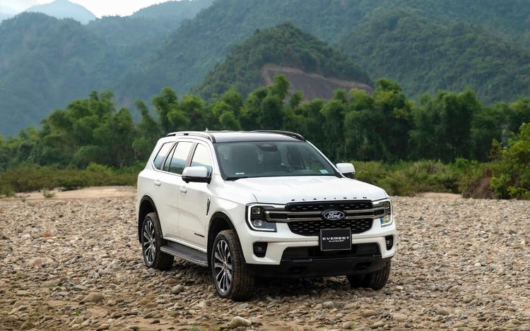 Ford Everest đang là đối thủ tạo nhiều sức ép lên Fortuner ở phân khúc SUV cỡ D. Ảnh: Ford Việt Nam