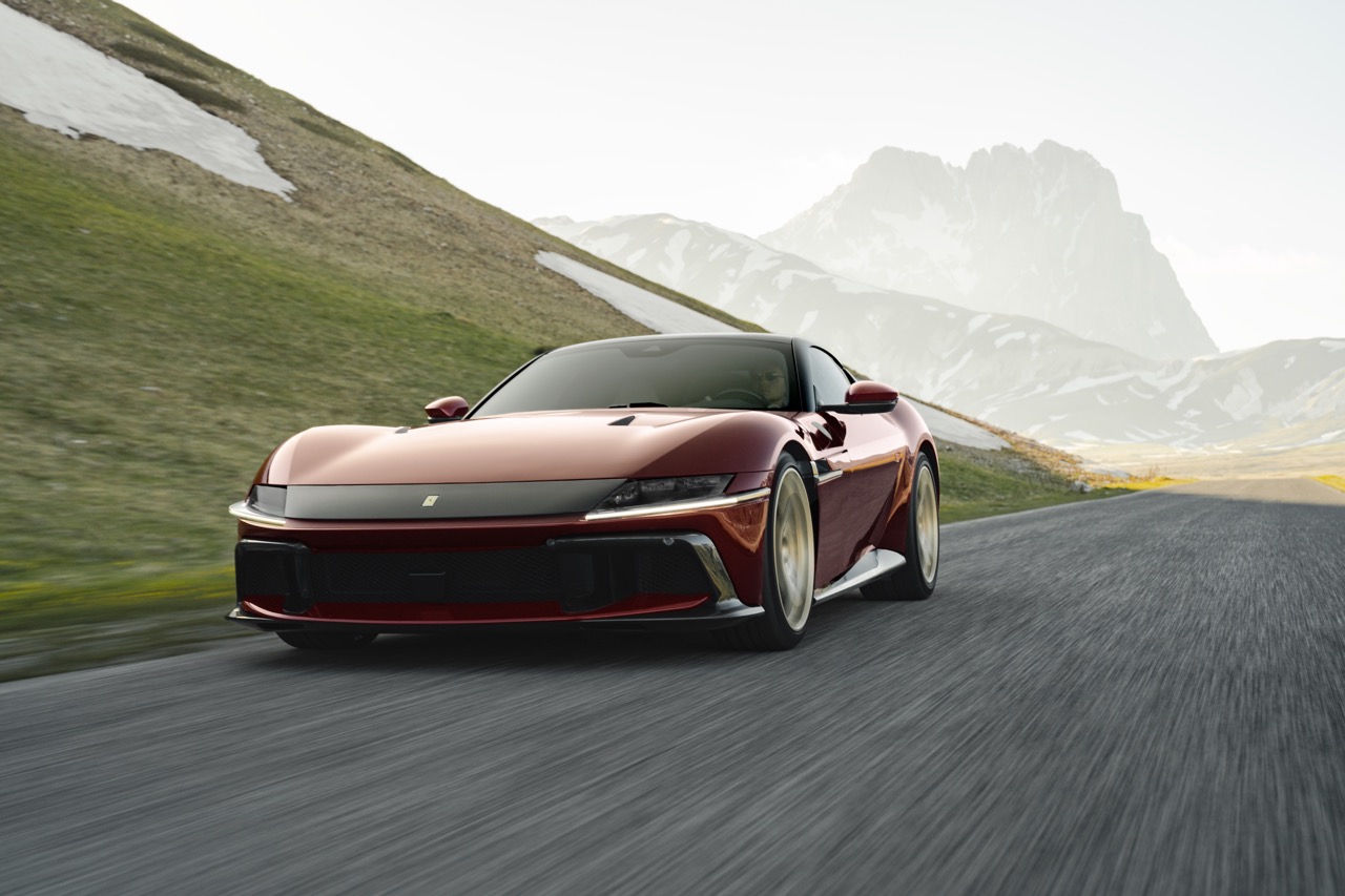 Ferrari giới thiệu 12Cilindri Manuale, bản giới hạn 1.499 xe với hộp số sàn điều khiển điện tử