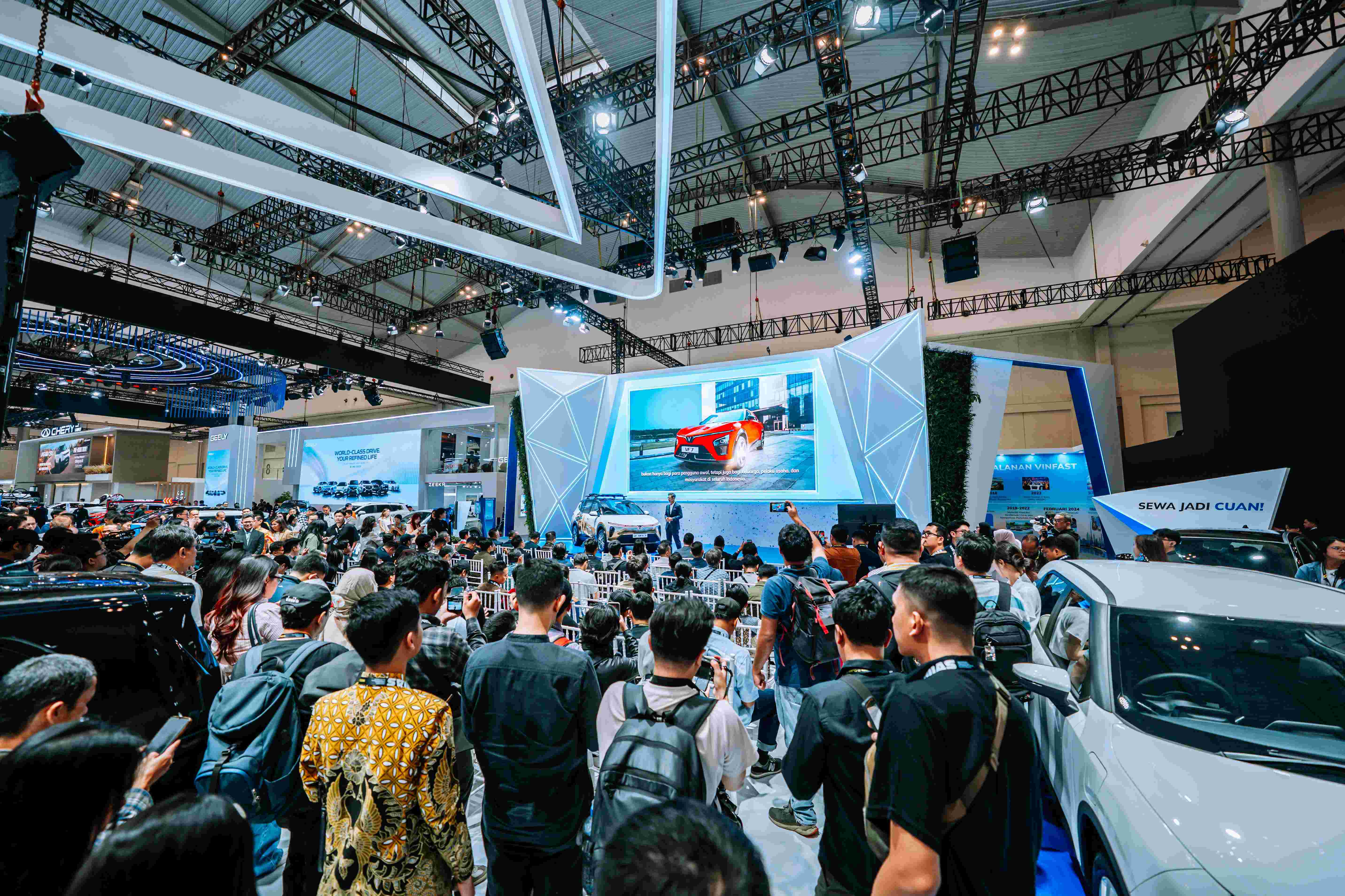 VinFast mang dàn ô tô điện tới GIIAS 2026, lần đầu giới thiệu chương trình "Drive Worry Free" tại Indonesia