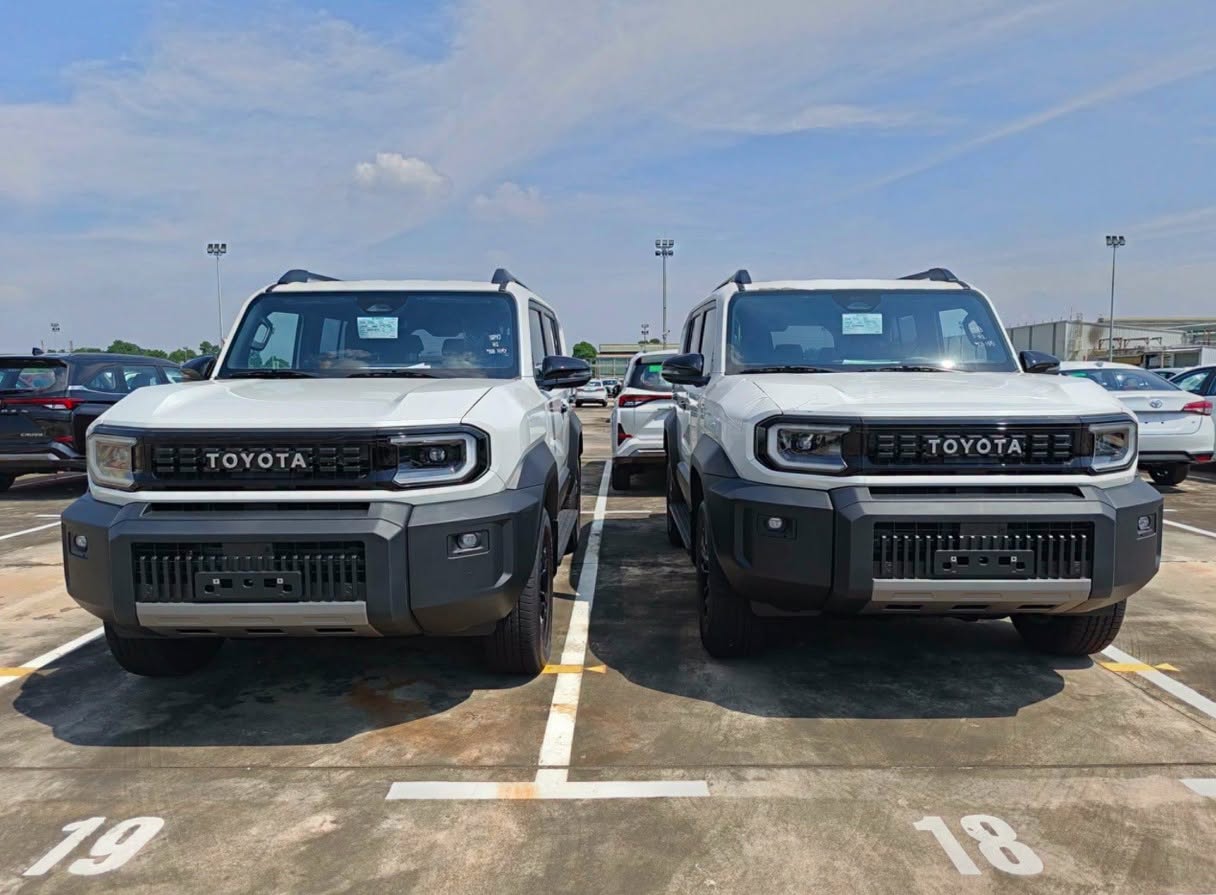 Toyota Land Cruiser FJ cập bến đại lý, sẵn sàng ra mắt Việt Nam với giá dự kiến 1,198 tỷ đồng