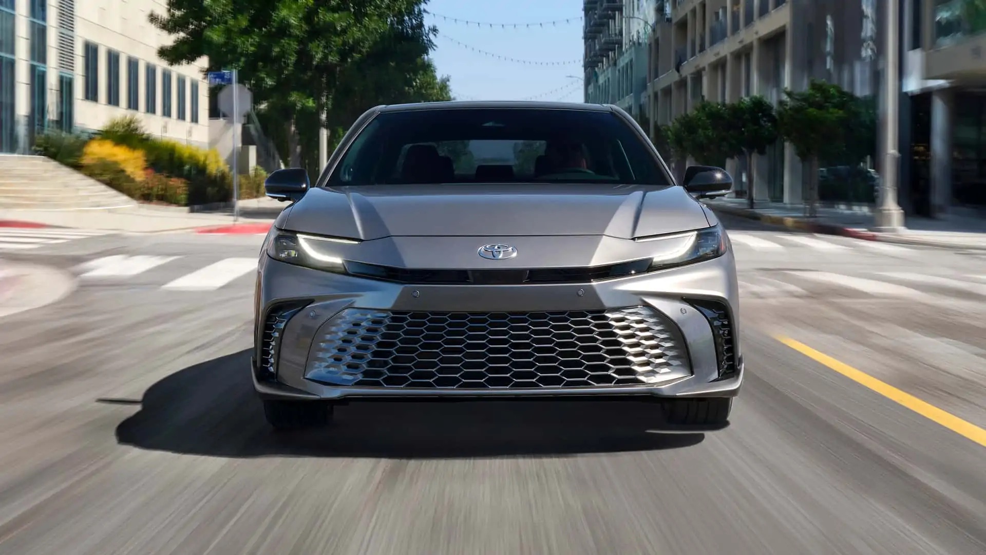 Toyota Camry bị triệu hồi vì lỗi màn hình đồng hồ có thể 'tắt ngóm', hơn 500.000 xe bị ảnh hưởng