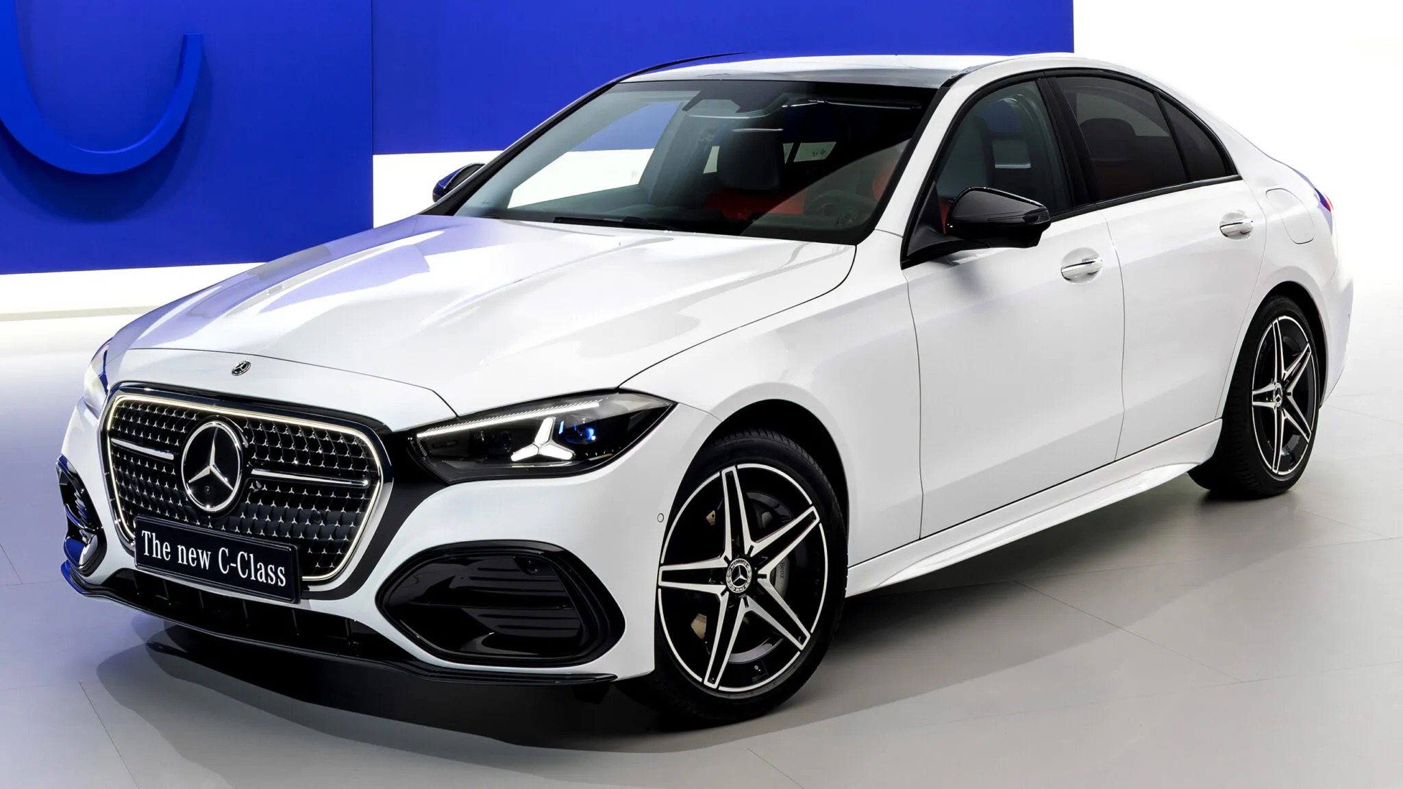 Mercedes-Benz C-Class ra mắt bản facelift: Ngoại hình mới, giữ động cơ xăng và diesel, thêm loạt công nghệ AI