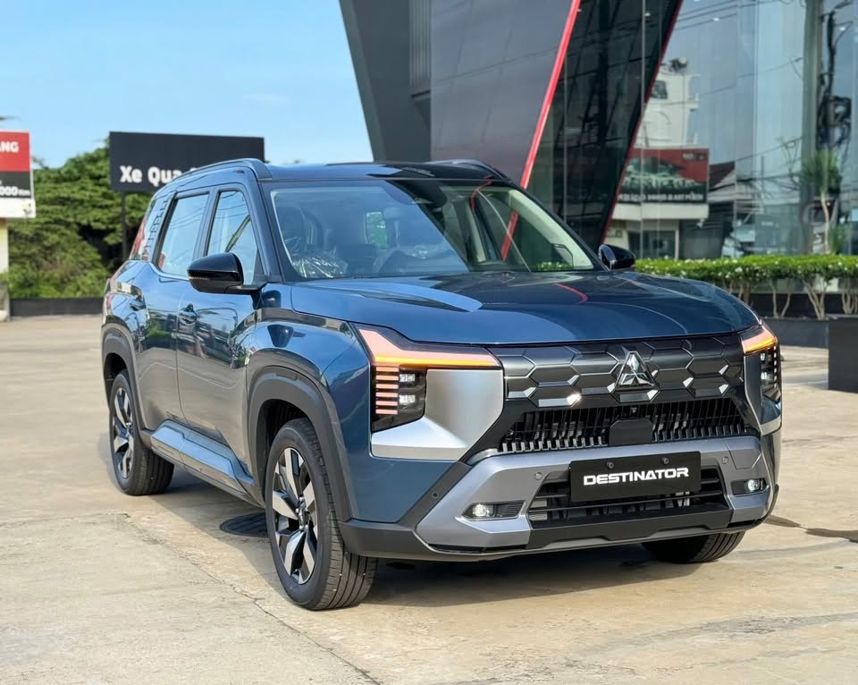 Mitsubishi ưu đãi tháng 8/2026: Destinator lần đầu được hỗ trợ 100% lệ phí trước bạ, Xpander, Xforce và Triton cũng góp mặt
