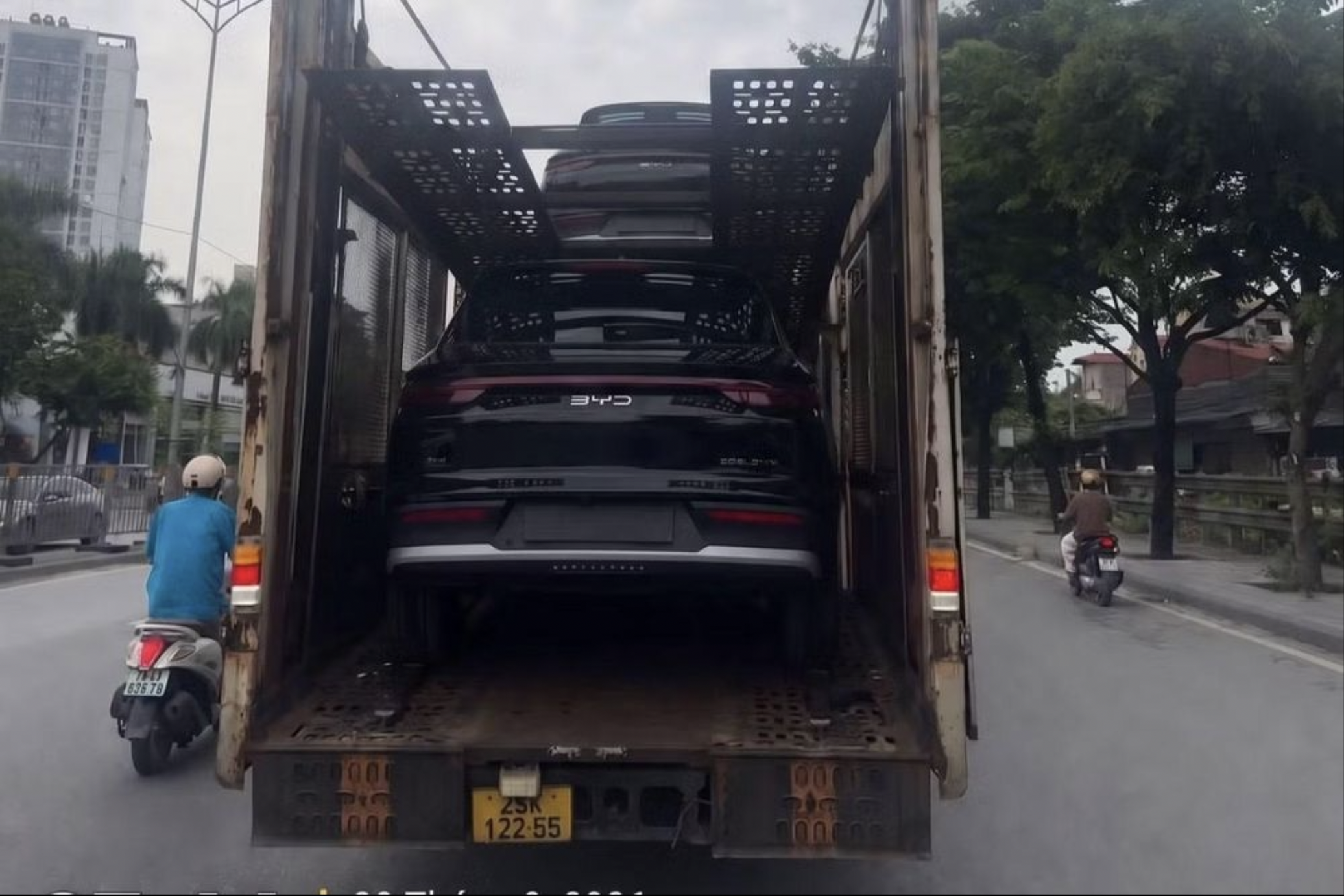 BYD Sealion 5 lộ diện tại Việt Nam, có thể đấu Mazda CX-5 bằng động cơ plug-in hybrid