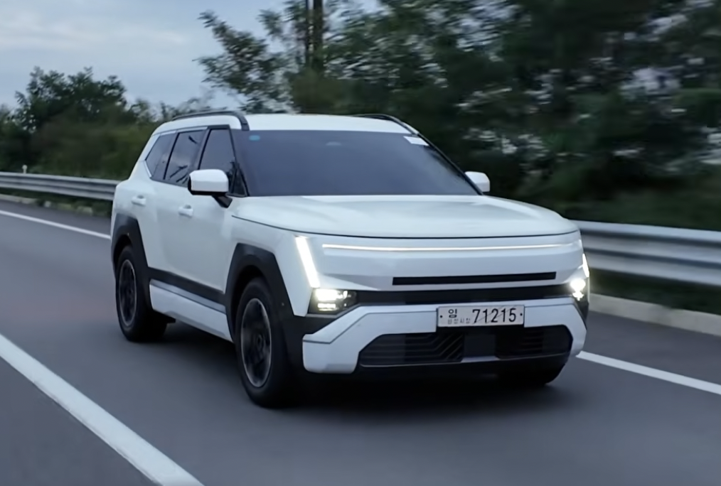 Hyundai Tucson 2027 lột xác: Thân xe vuông vức, dáng dấp như 'tiểu Santa Fe'