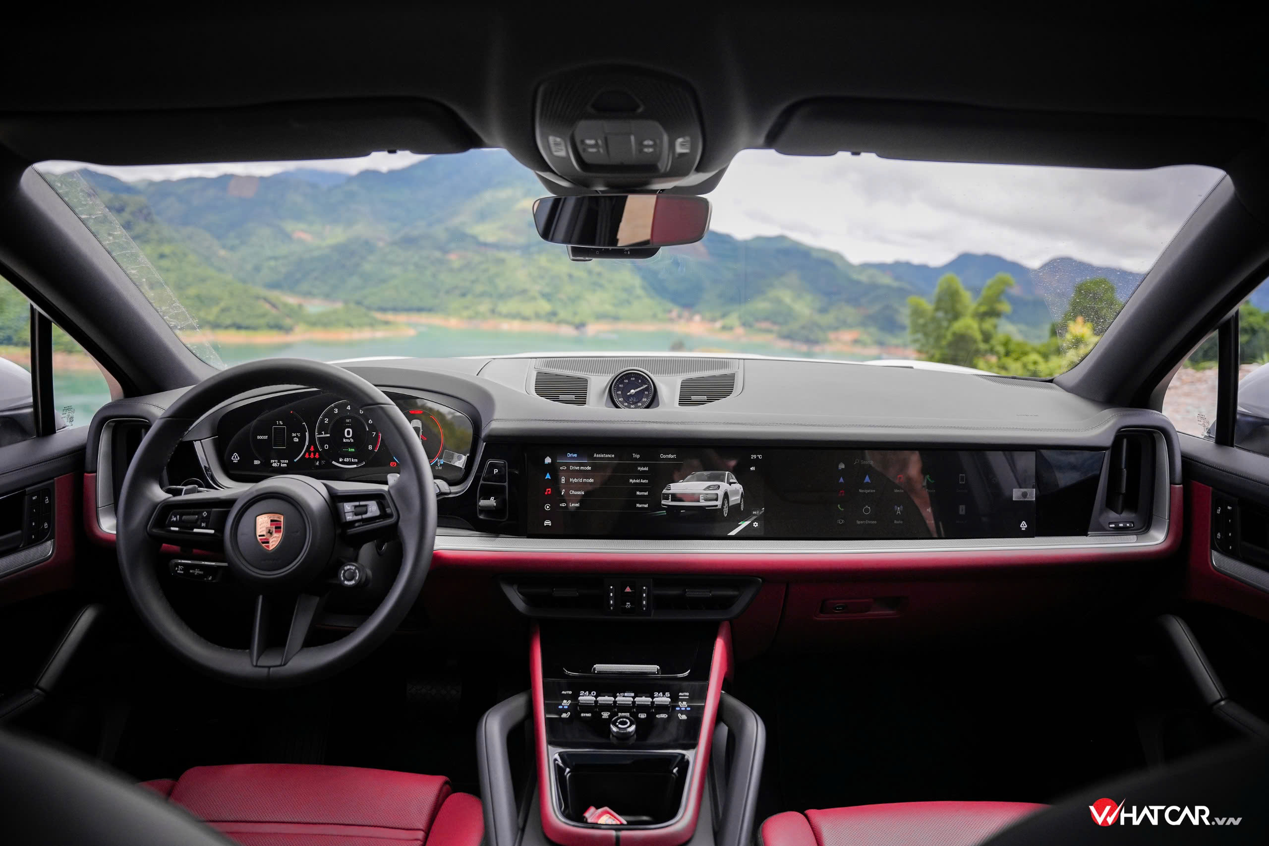 Taplo vừa hiện đại, vừa dễ dùng của Porsche Cayenne E-Hybrid