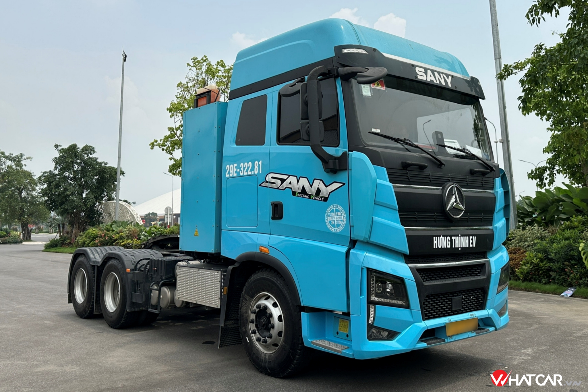Trước Kim Long K9KEV, thị trường Việt Nam đã xuất hiện một vài mẫu xe đầu kéo chạy điện như Sany EV550 hay Qingling EVC61 (Ảnh: Bình Trần).