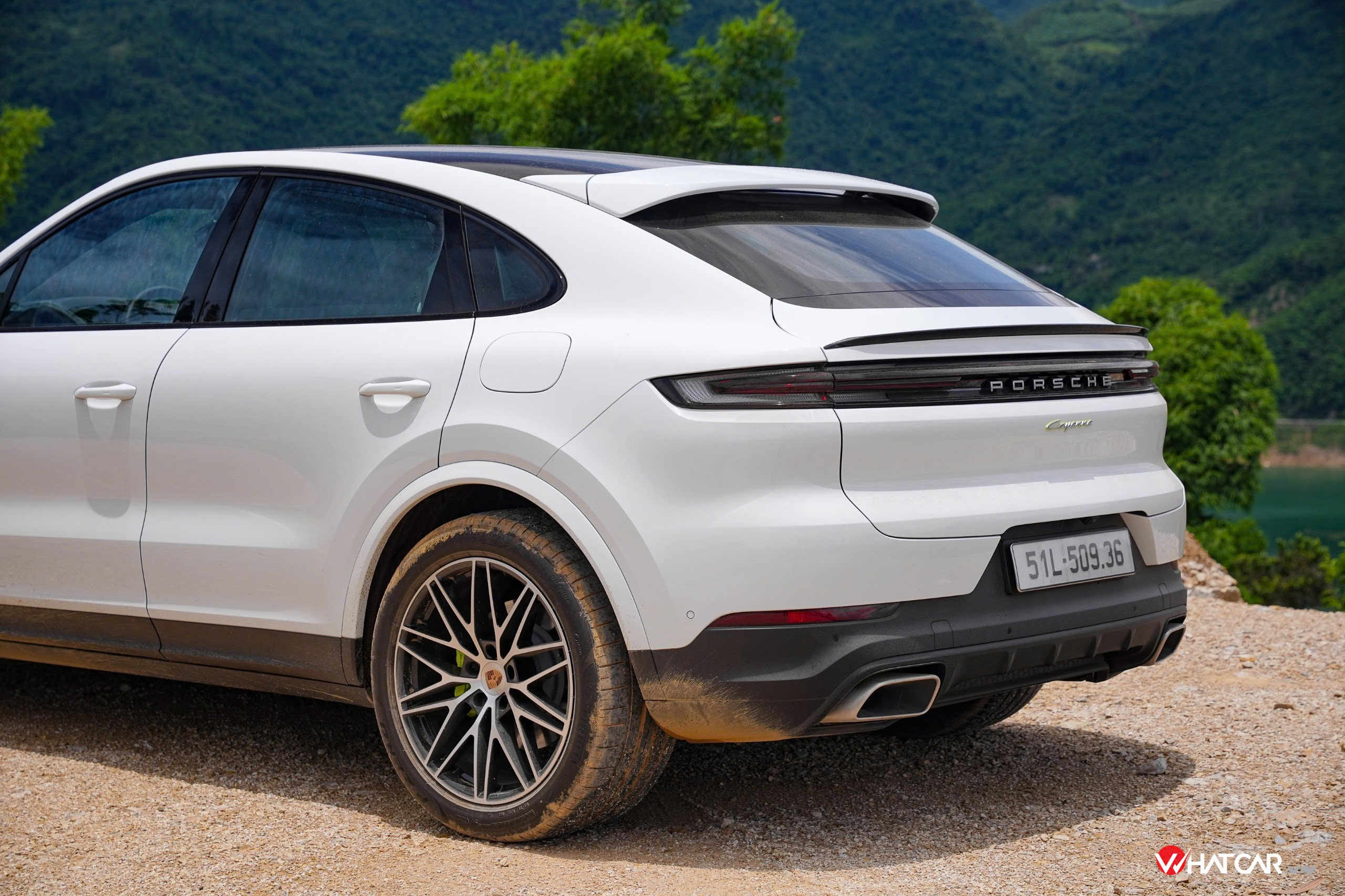 Kiểu dáng Coupe của Porsche Cayenne luôn khiến các fan của Porsche thích thú