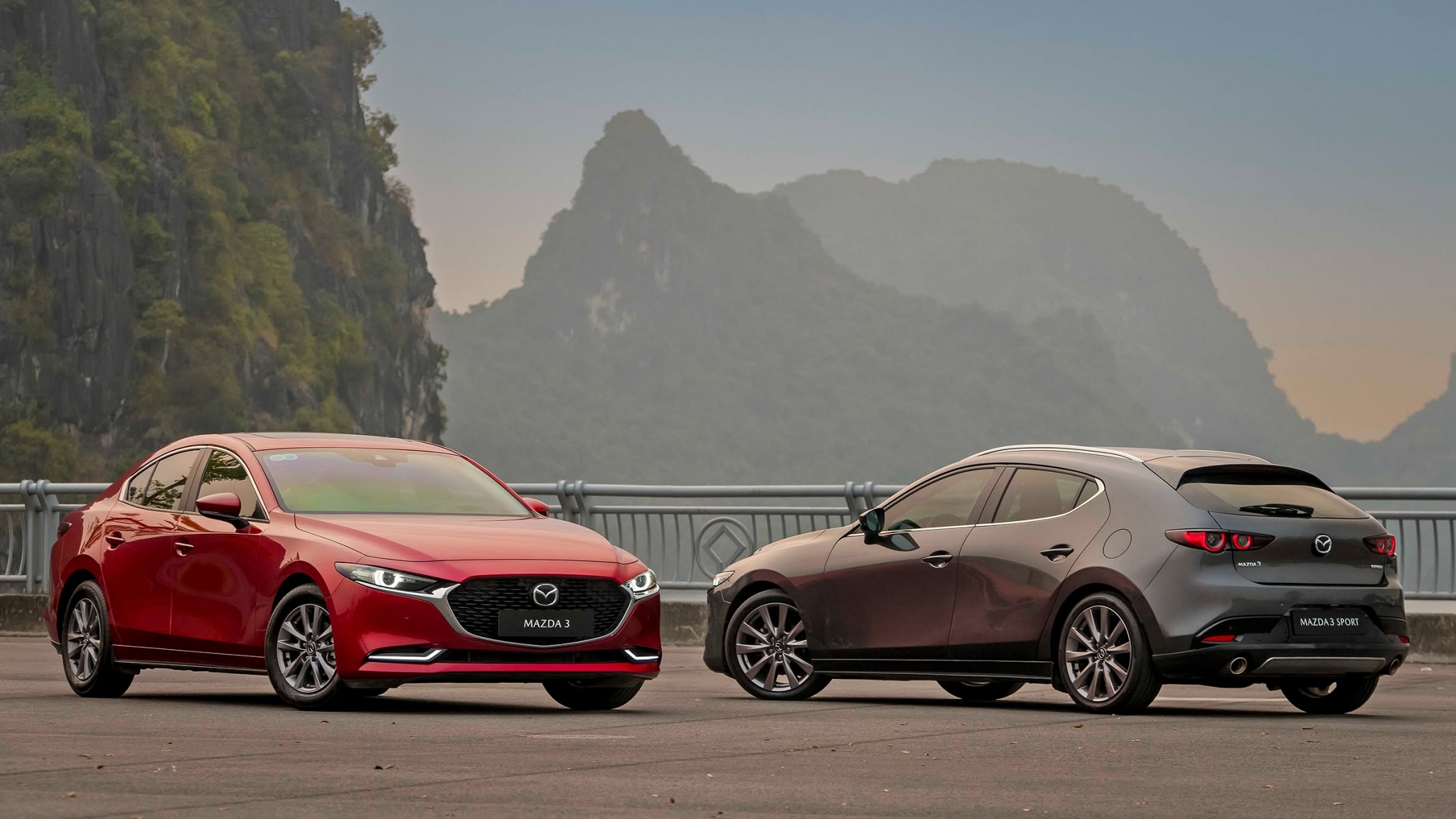 Mazda3 chịu áp lực cạnh tranh từ chính mẫu C-CUV cùng thương hiệu là Mazda CX-5 (Ảnh: Thaco).