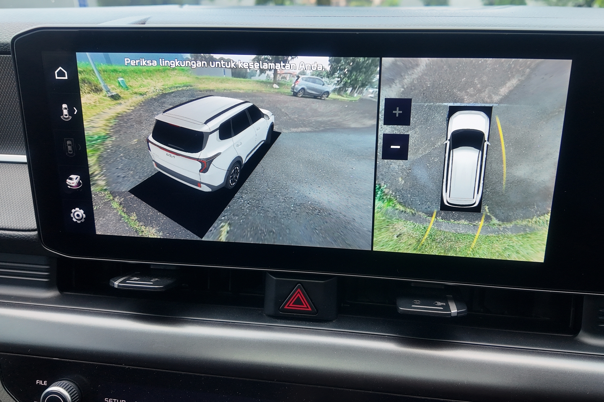 Carens mới thuộc số ít mẫu MPV cỡ nhỏ cung cấp hệ thống hỗ trợ xuống dốc và camera 360 độ hỗ trợ giám sát điểm mù (Ảnh: Kabaroto).