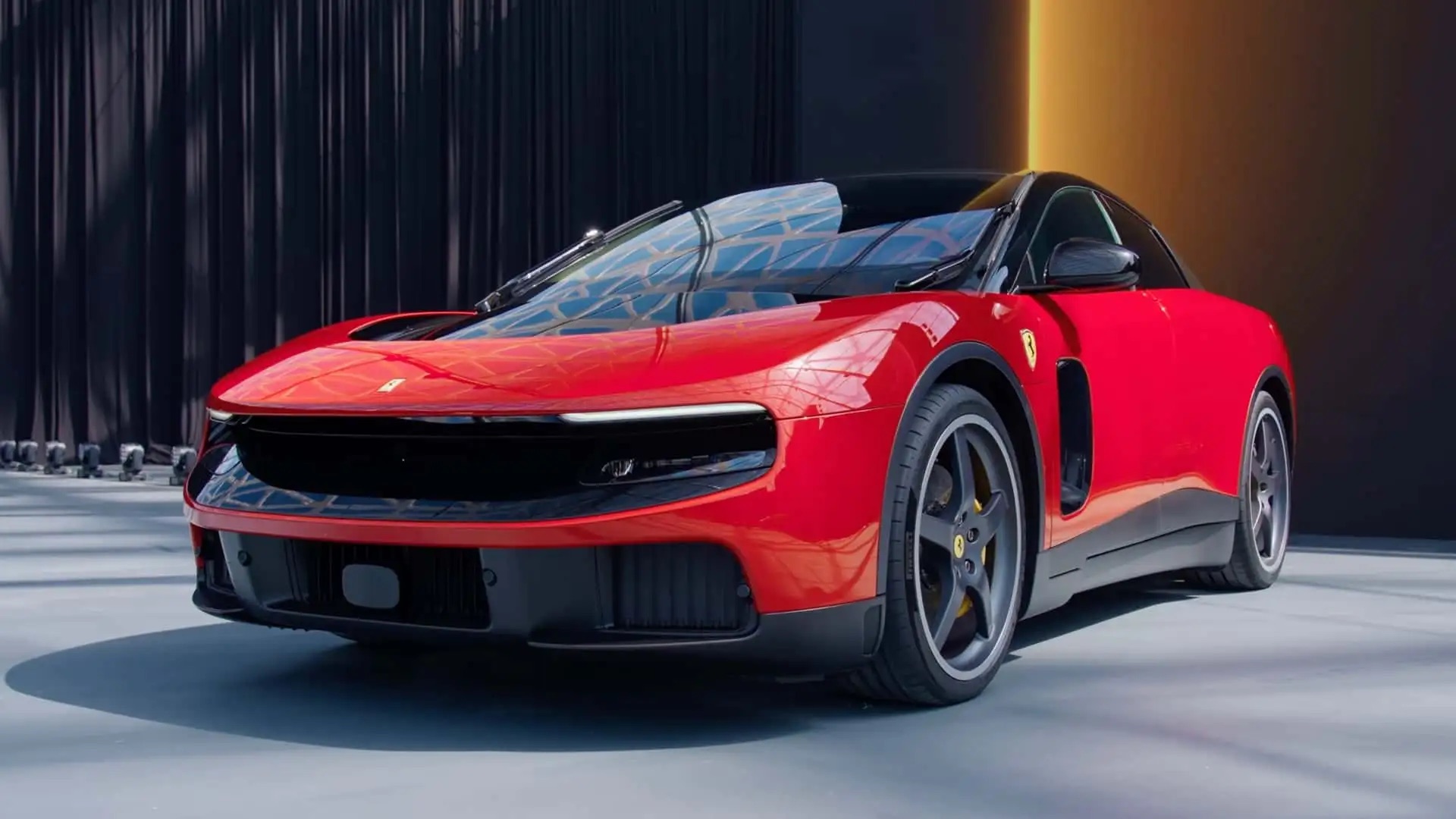 Ferrari Luce bị chê thiết kế nhưng vẫn kín đơn đặt hàng chỉ sau 2 tháng, giá từ 16,6 tỷ đồng