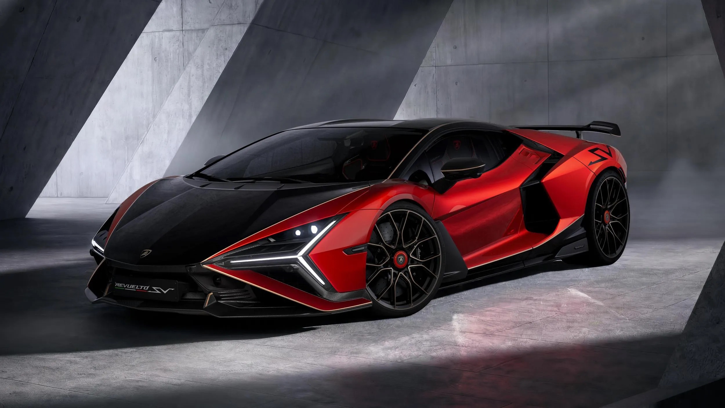 Lamborghini Revuelto SV mạnh hơn 1.000 mã lực, tăng tốc 0-100 km/h trong 2,4 giây