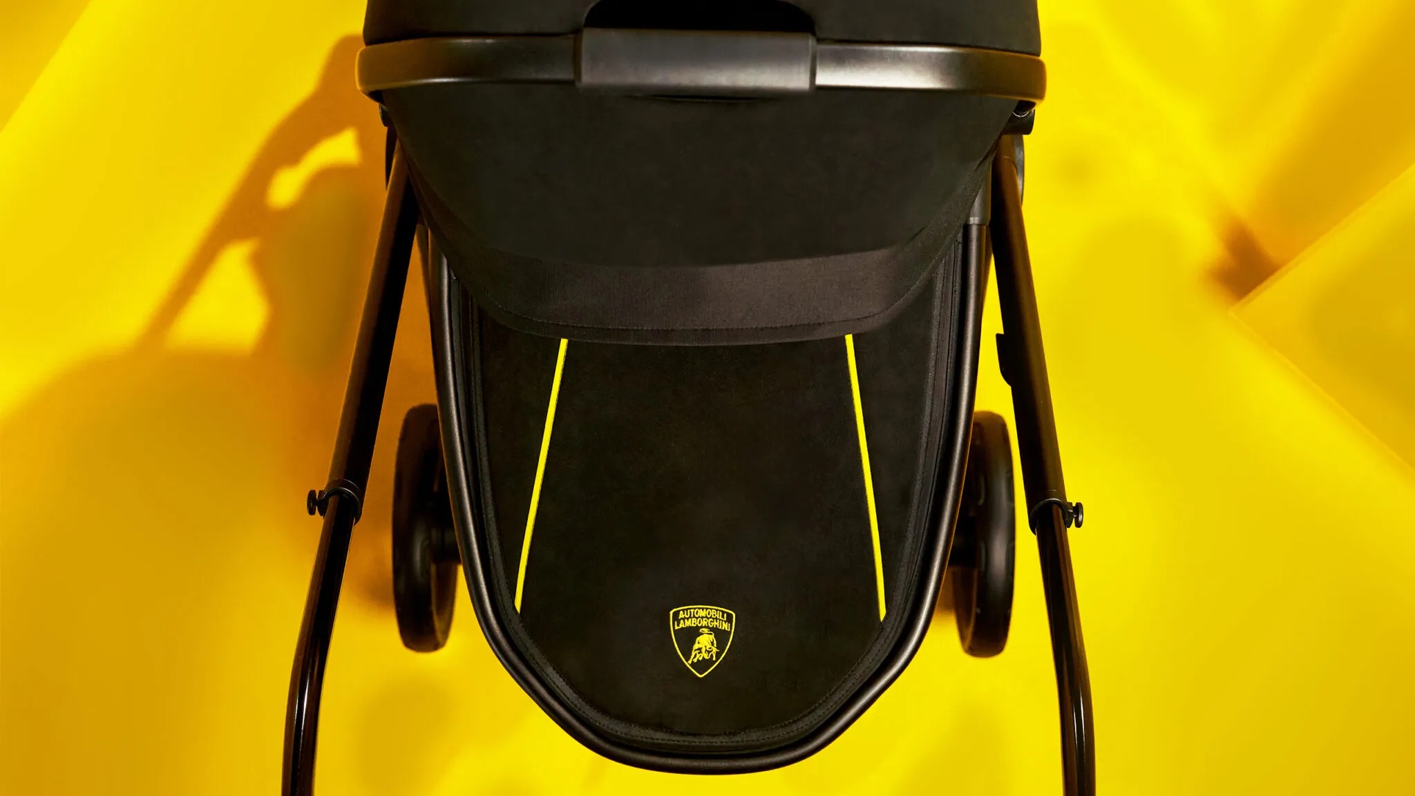 Lamborghini làm xe đẩy trẻ em giá hơn 130 triệu đồng, chỉ có 500 chiếc trên toàn cầu
