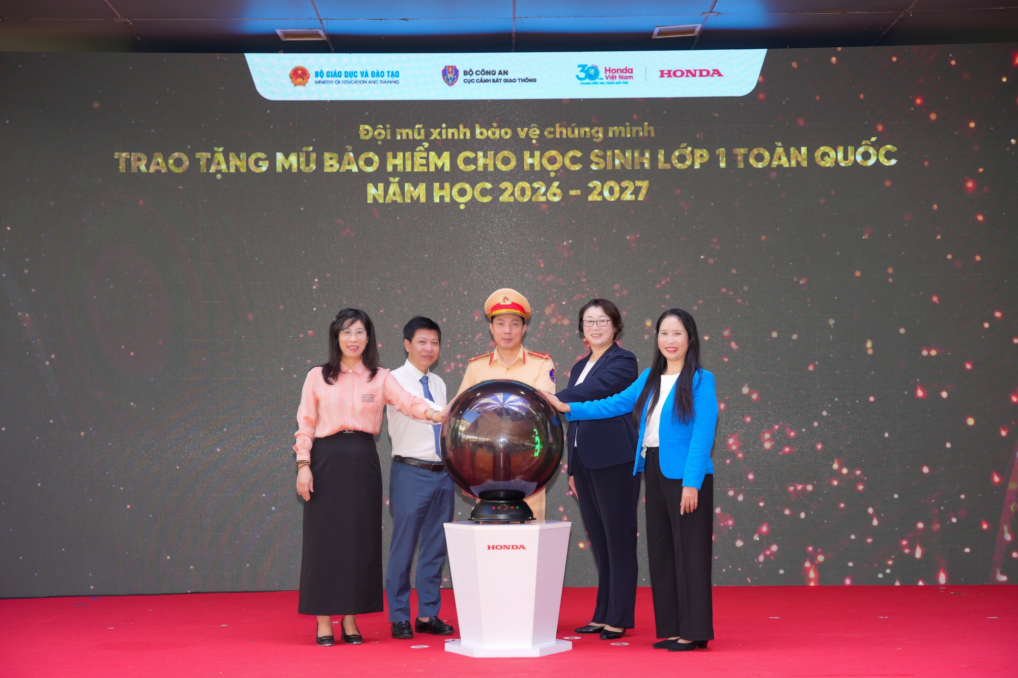 Honda Việt Nam phát động Chương trình Trao tặng mũ bảo hiểm cho học sinh lớp Một toàn quốc năm học 2026 – 2027
“Đội mũ xinh bảo vệ chúng mình”