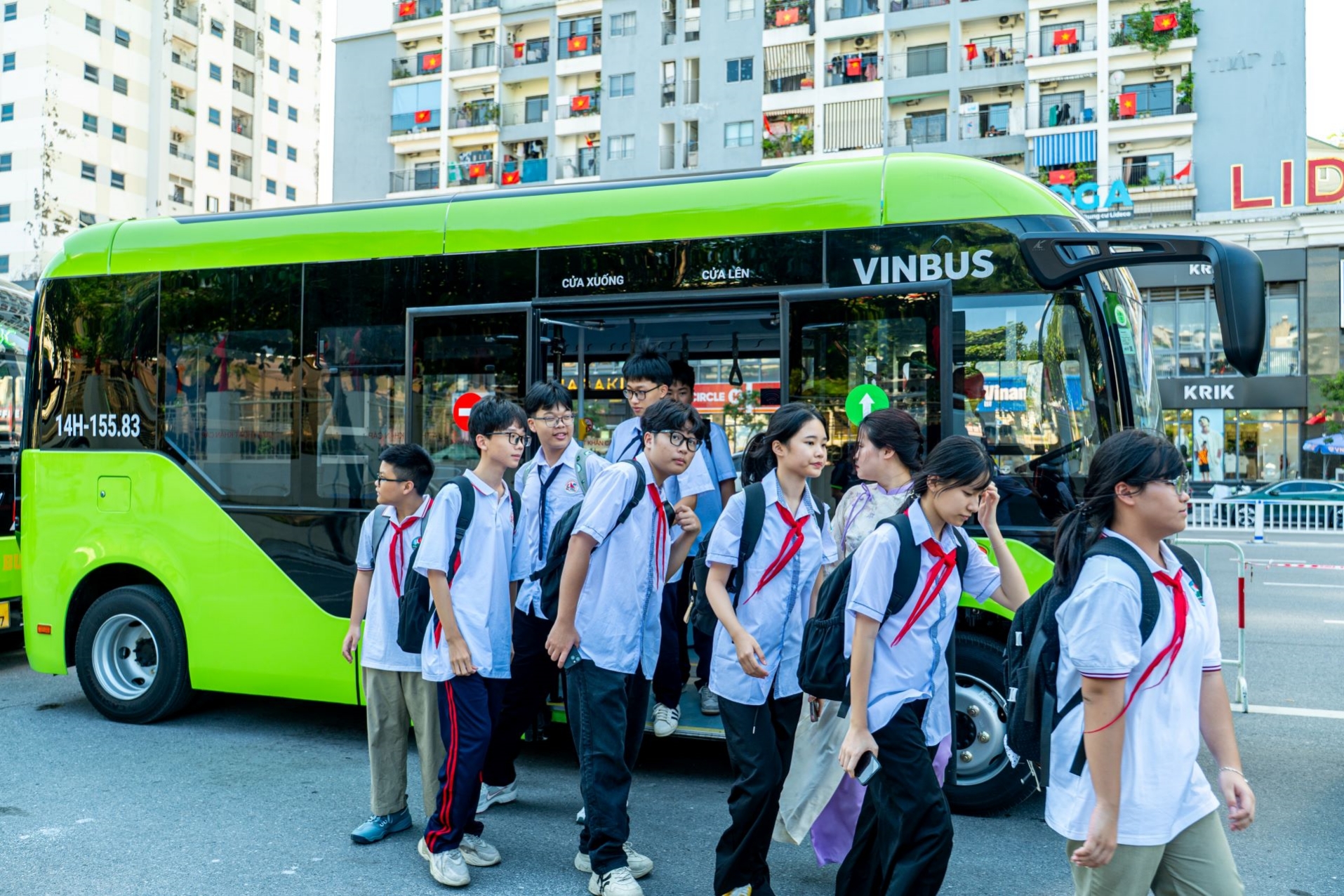 Quảng Ninh miễn phí đưa đón học sinh bằng xe buýt điện VinFast trong năm học 2026-2027