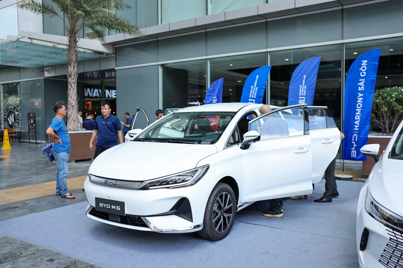 BYD Fest 102 Mùa 2 diễn ra tại Hà Nội, tập trung vào xe điện và các gói hỗ trợ cho tài xế dịch vụ