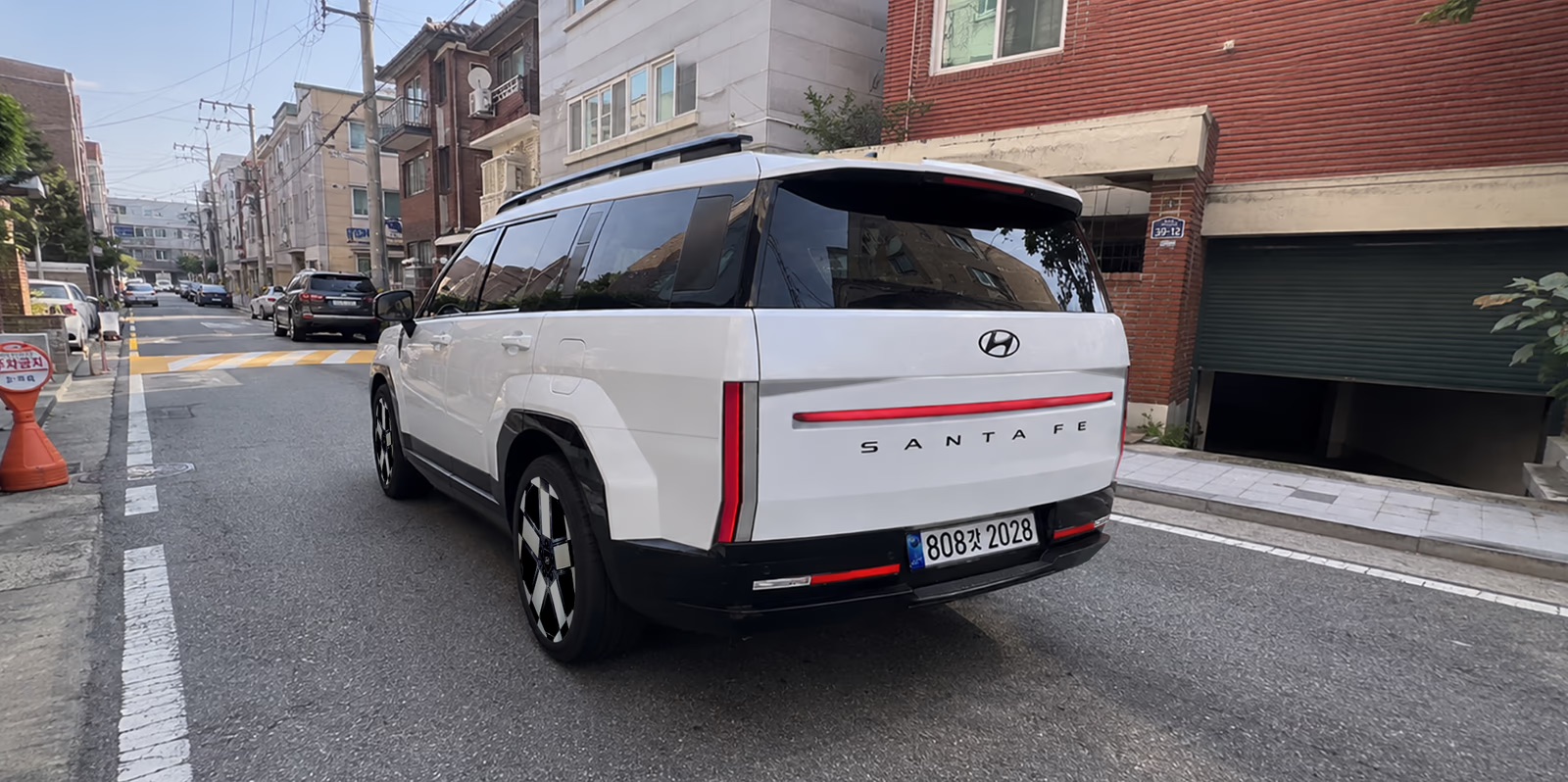 Hyundai Santa Fe mới lộ diện: Thiết kế phần đuôi được làm lại, bỏ chi tiết từng gây tranh cãi