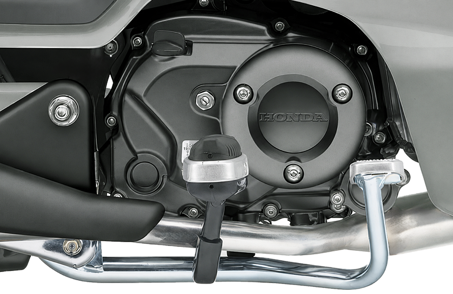Super Cub có công suất tối đa 9,21 mã lực tại 7.500 vòng/phút, mô-men xoắn cực đại 10,15Nm tại 5.000 vòng/phút (Ảnh: HVN).