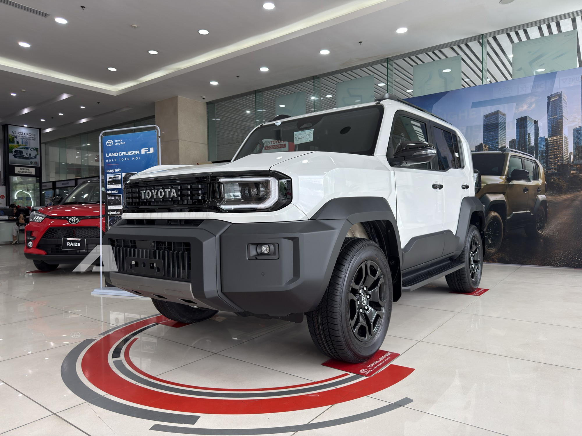 Toyota giảm doanh số tháng 8, Land Cruiser FJ vẫn tăng gần 4 lần