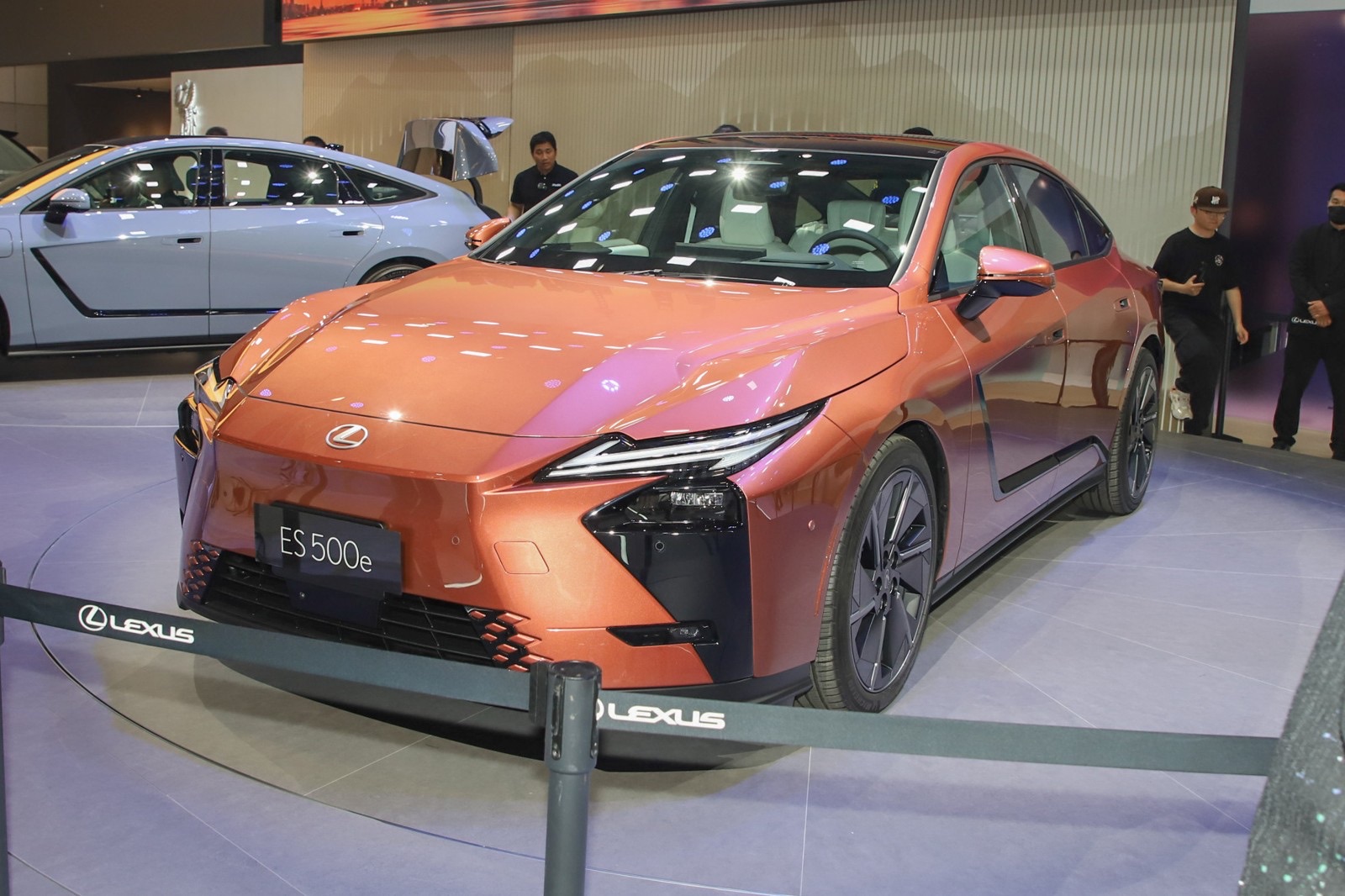 Lexus ES 2026 sắp ra mắt Việt Nam, lần đầu có bản thuần điện