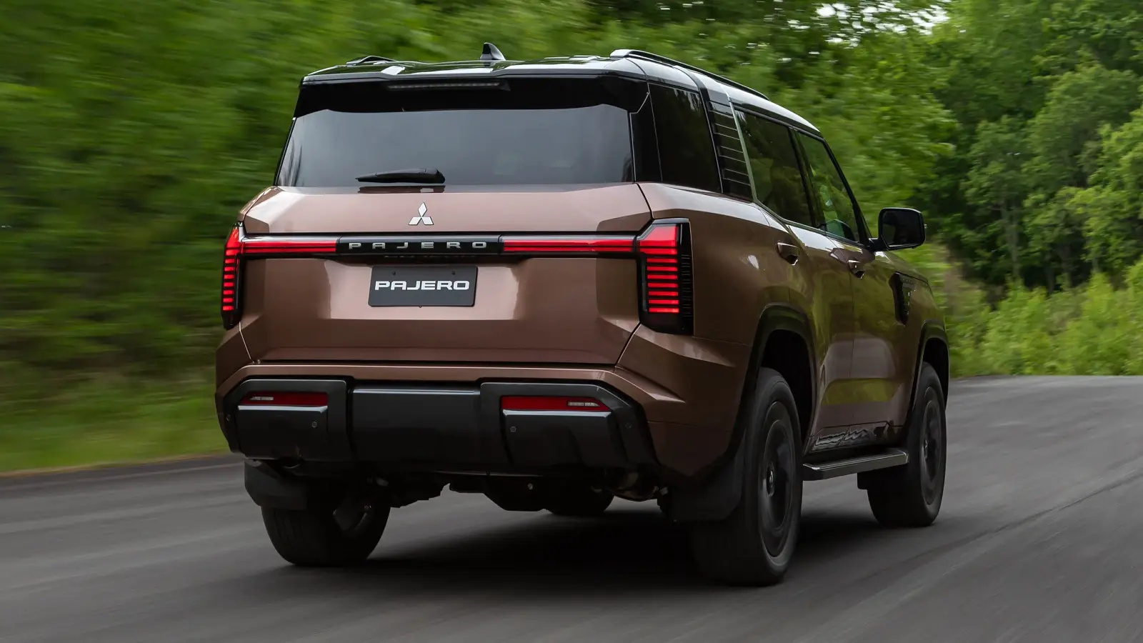 Mitsubishi Pajero mới bỏ chi tiết từng là “đặc sản”, lý do nằm ở cách dùng xe hàng ngày