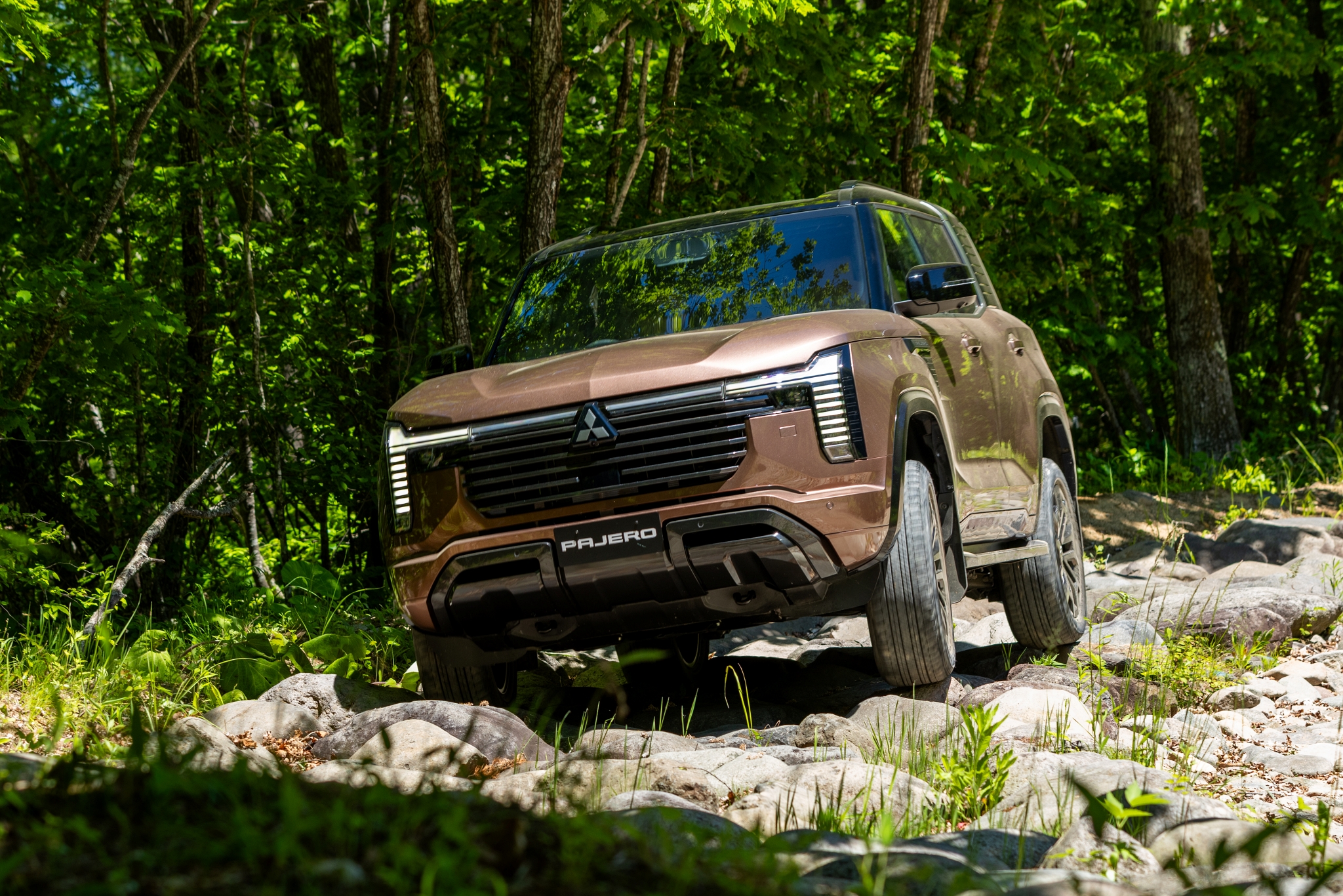 Giá quy đổi 1,25-1,55 tỷ đồng, Mitsubishi Pajero 2027 đắt hơn Ford Everest bản "full" nhưng rẻ hơn Toyota Prado