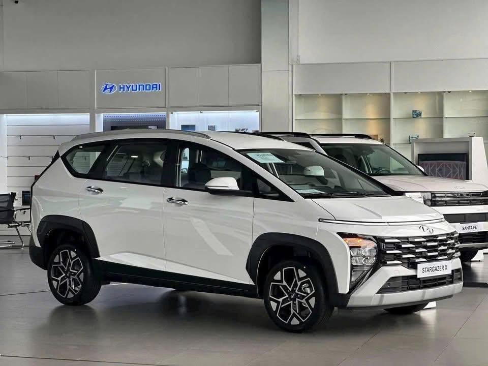 Hyundai Stargazer VIN 2025 giảm còn 427 triệu đồng, bản cao cấp thấp hơn giá niêm yết gần 100 triệu