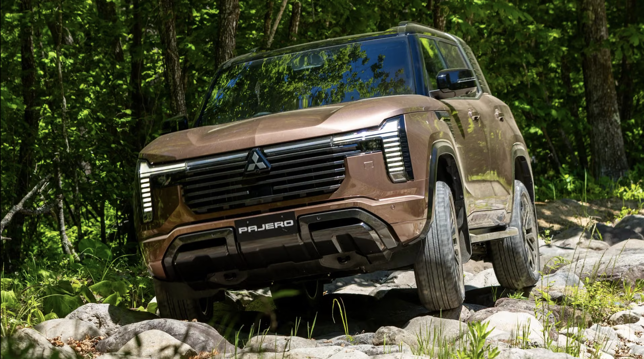 Pajero trở lại với khung gầm Triton, nhưng Mitsubishi không bê nguyên công thức từ bán tải