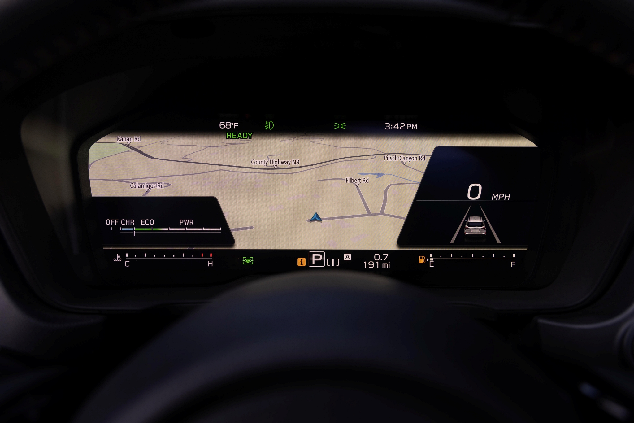 Bảng đồng hồ kỹ thuật số trên Forester Hybrid có thể hiển thị cả bản đồ Apple Maps (Ảnh: Subaru).