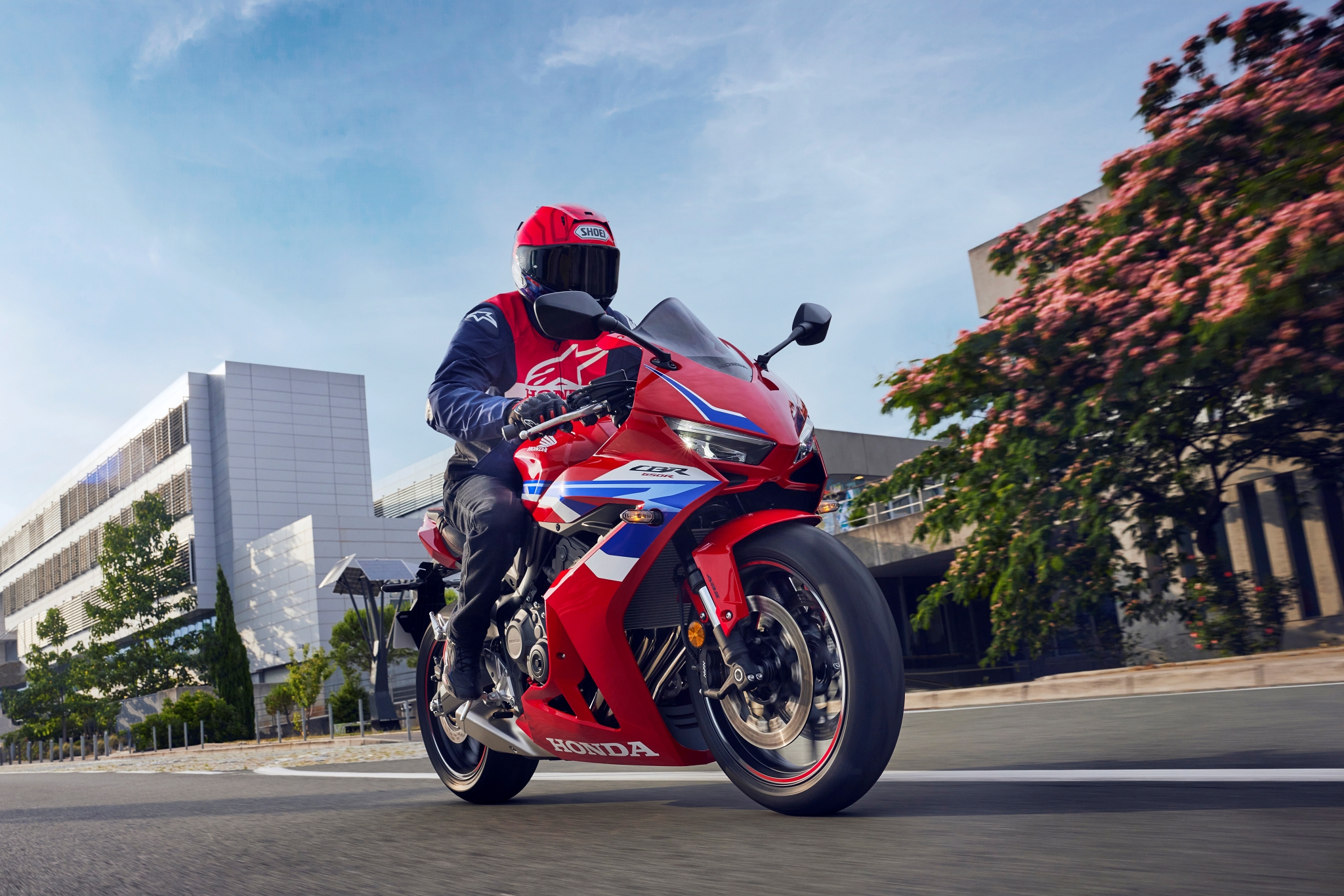 Theo Honda, nhiều chi tiết trên CBR650R được lấy cảm hứng từ "đàn anh" CBR1000RR-R Fireblade (Ảnh: Honda).