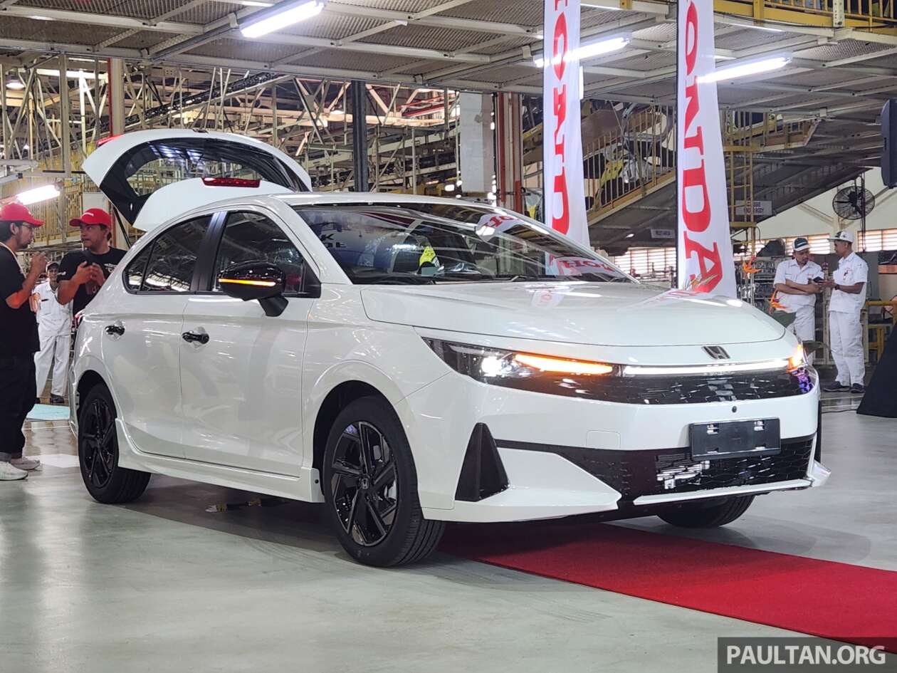 Honda City Hatchback 2026 ra mắt ĐNÁ, màn hình 10 inch và loạt công nghệ an toàn được trang bị tiêu chuẩn