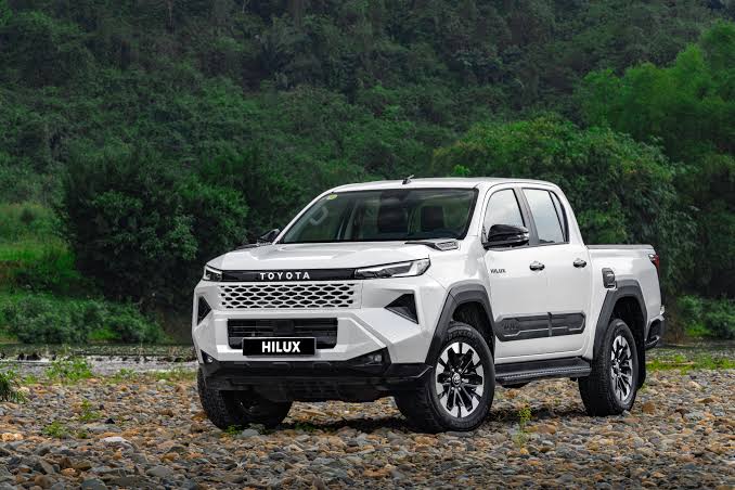 Toyota triệu hồi 2.616 xe Hilux tại Việt Nam, lỗi phần mềm có thể khiến đèn pha tắt ngay khi khóa điện
