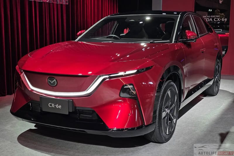 Mazda CX-6e giá từ 969 triệu đồng tại Thái Lan: SUV điện 258 mã lực, chạy 555 km