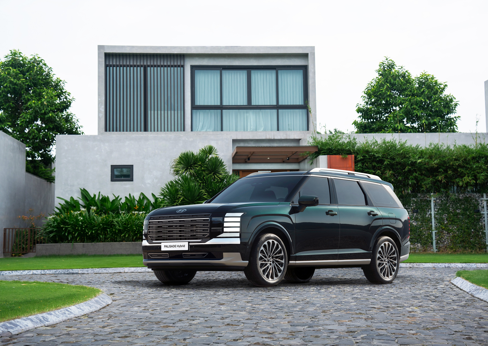 Hyundai Palisade Hybrid chốt giá tại Việt Nam từ 1,499 tỷ đồng, mạnh 334 mã lực, có bản 8 chỗ